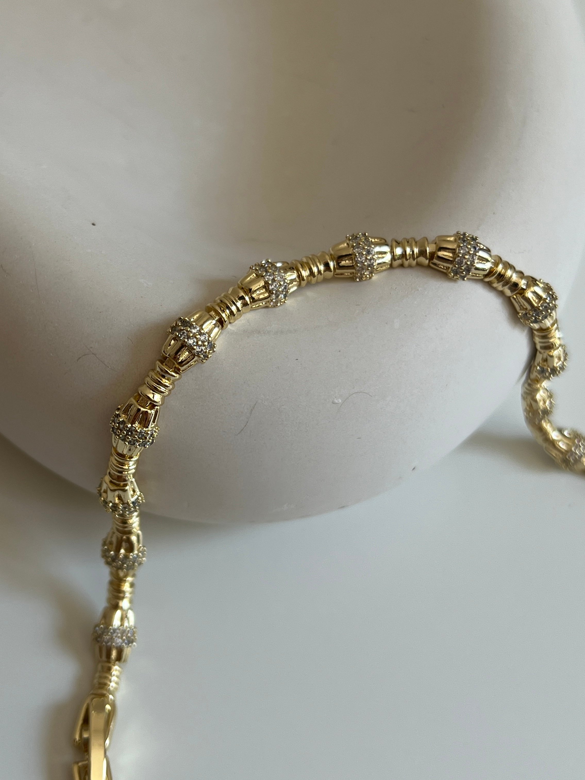 Gold Rengi Zirkon Taşlı Kadın Bileklik