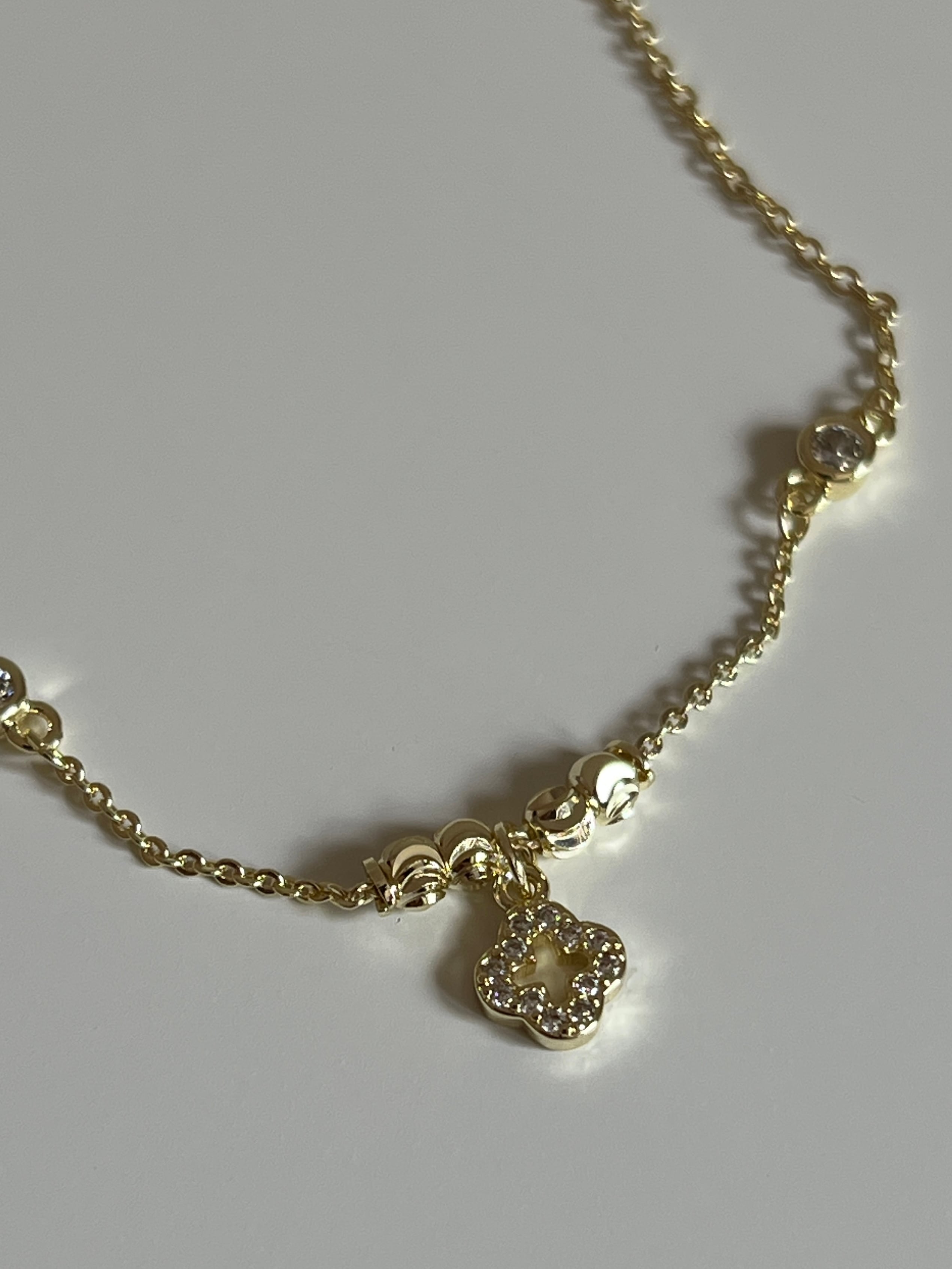 Gold Rengi Yonca Model Kadın Bileklik