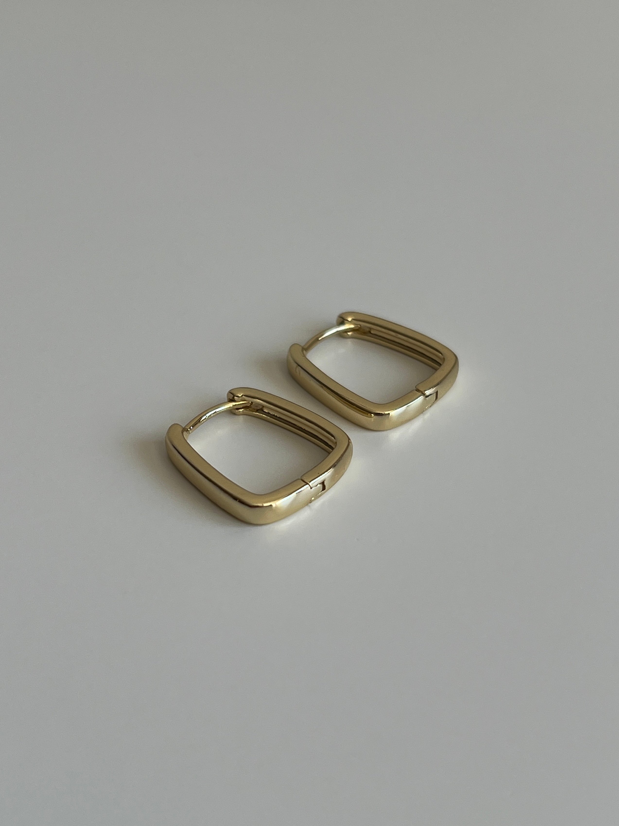 Gold Rengi Geniş Kare Xupıng Kadın Küpe