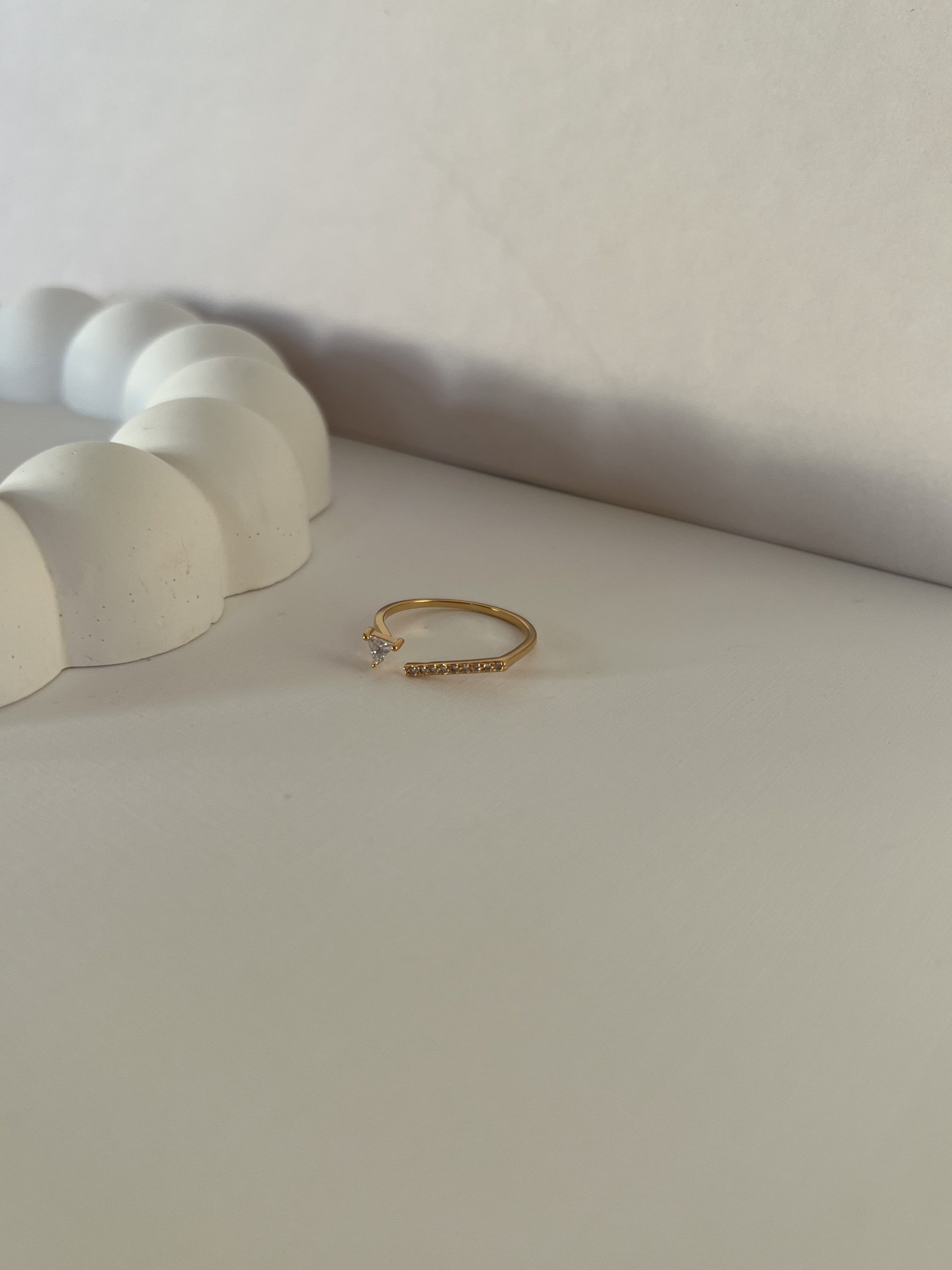 Gold Rengi Zirkon Taşlı Yüzük