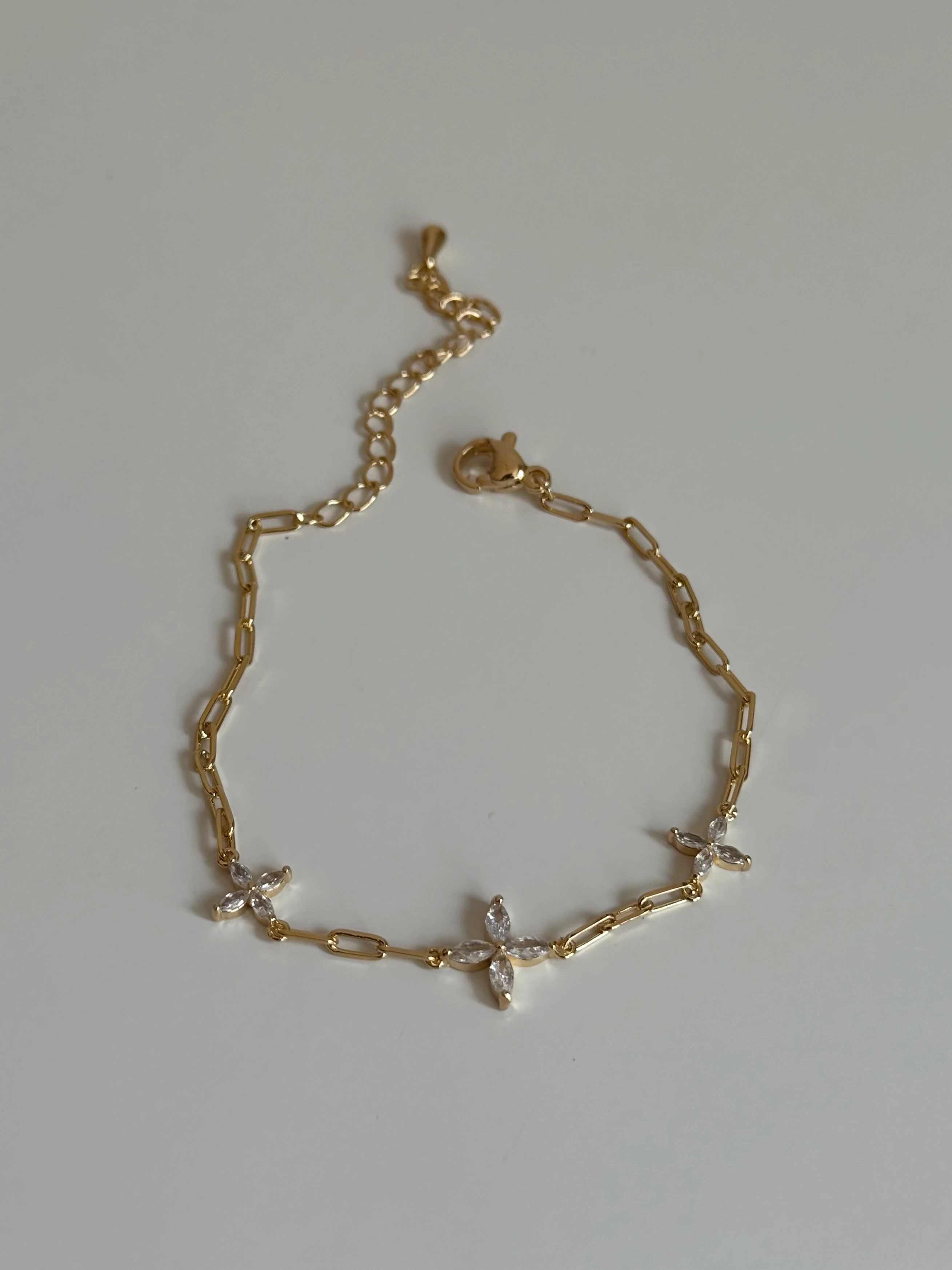 Gold Rengi Çiçekli Zincir Kadın Bileklik