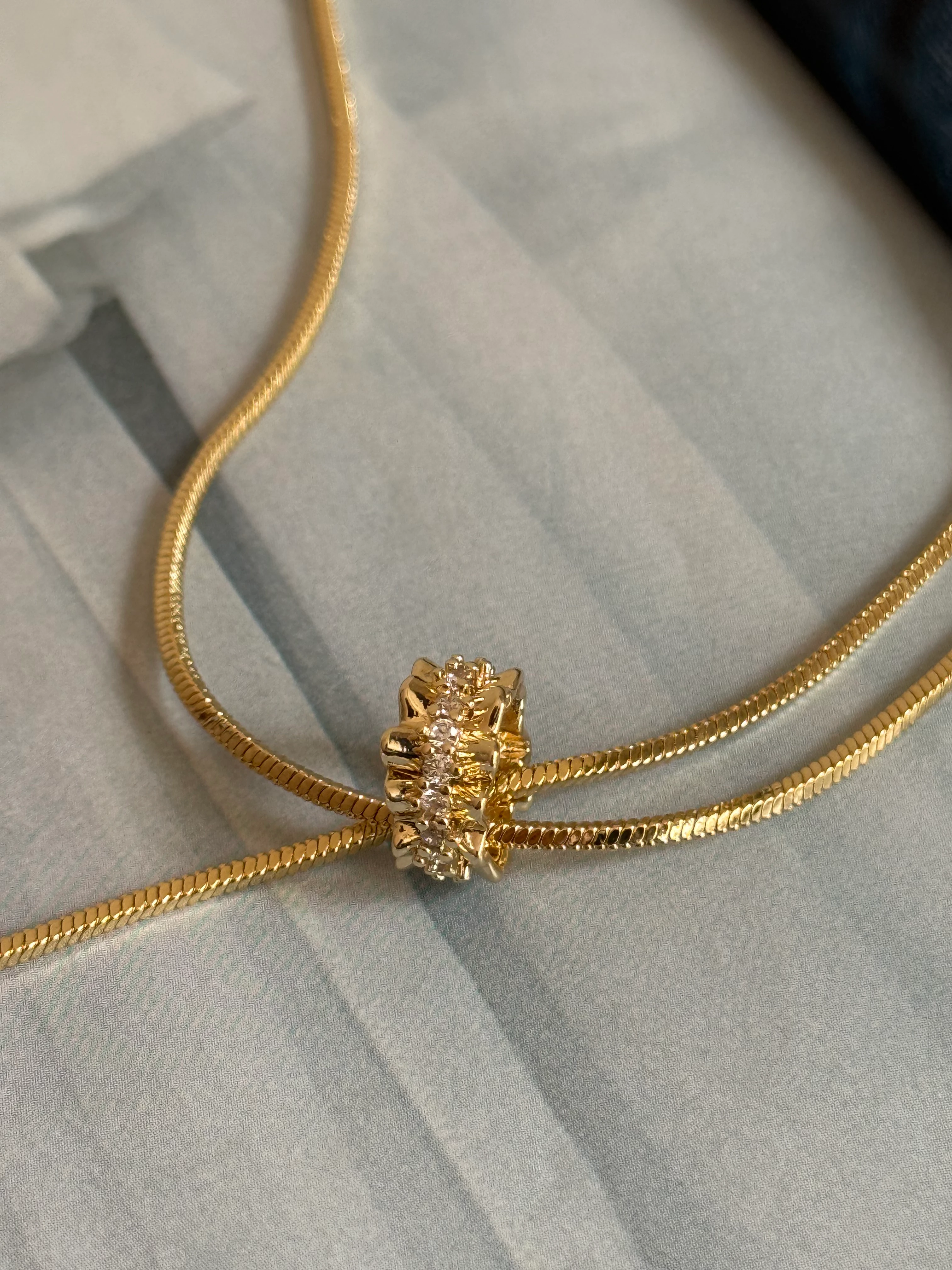 Gold Rengi Zirkon Taş Detaylı Kadın Kolye