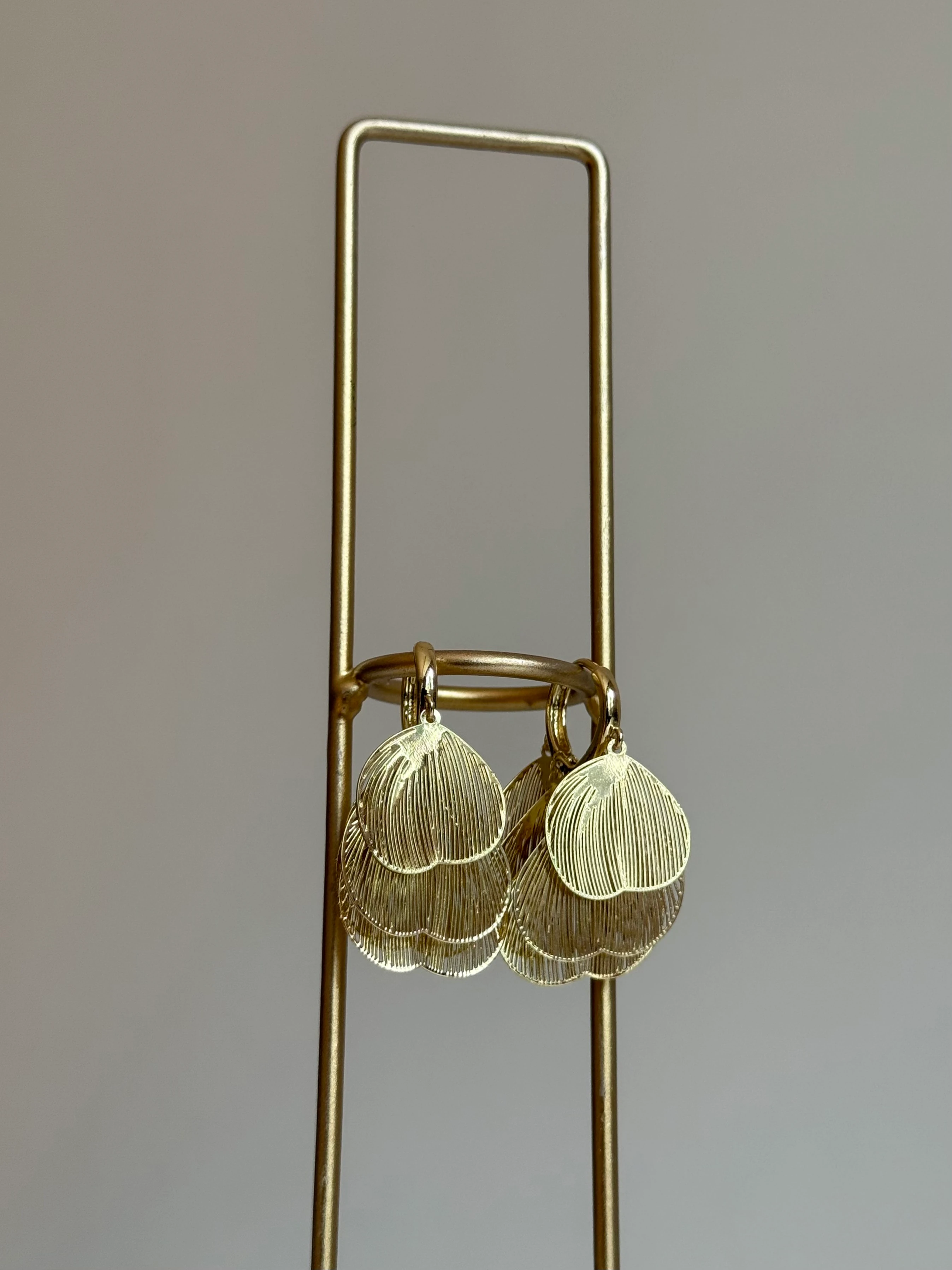 Çoklu Yaprak Sallantılı Kadın Küpe