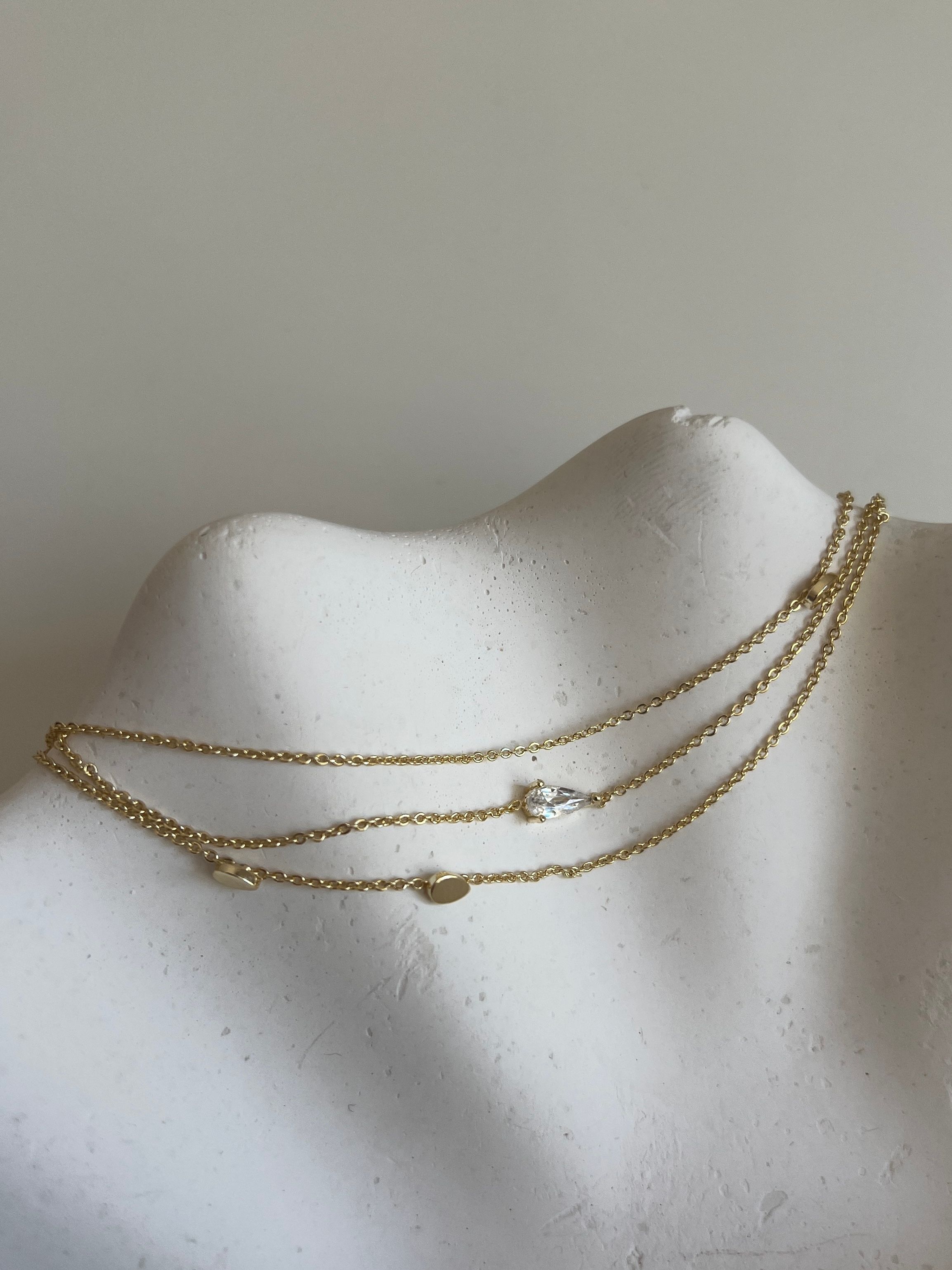 Gold Rengi Tek Damla Taş Model Üç Sıra Kadın Bileklik