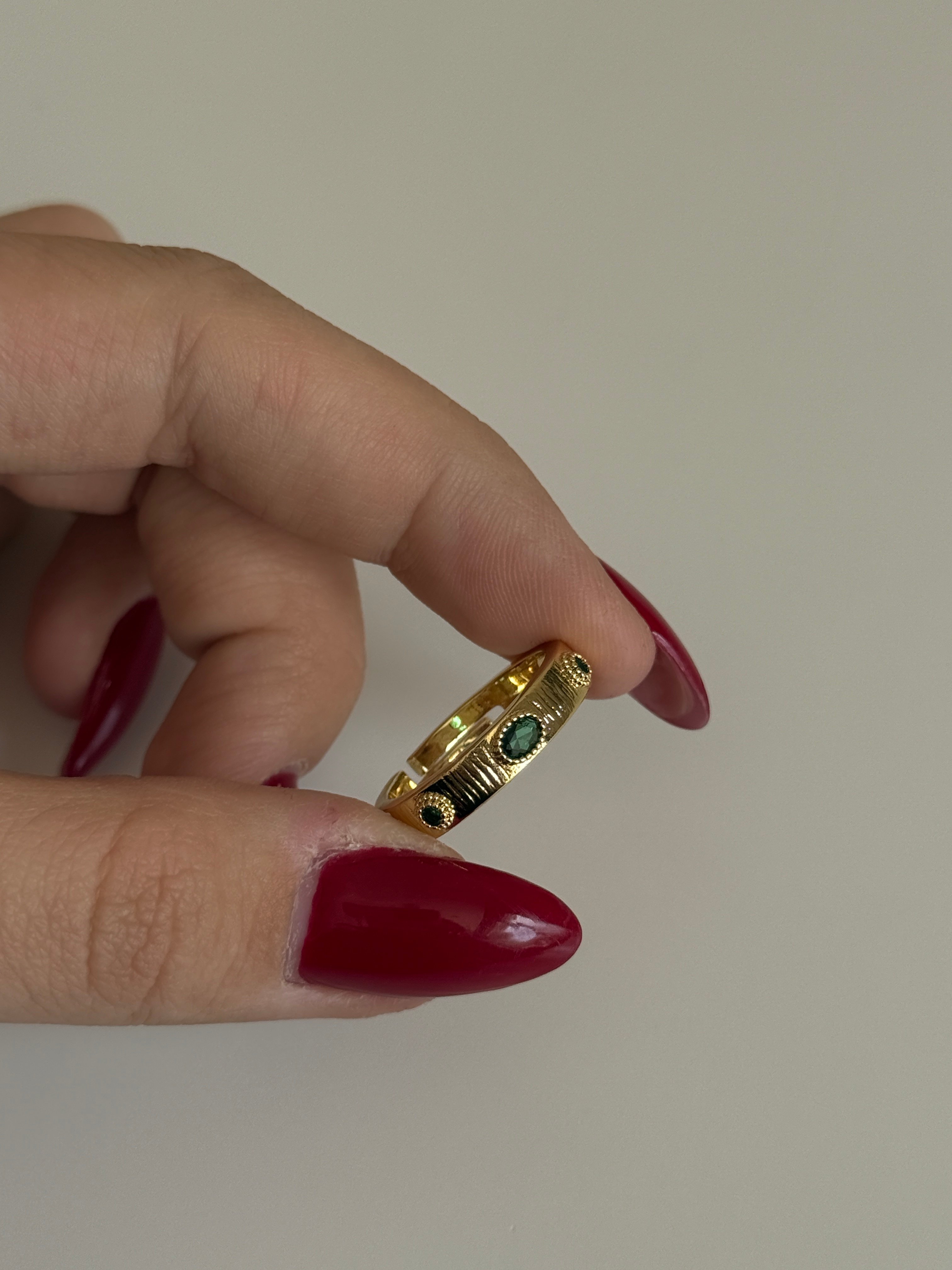 Gold Rengi Yeşil Zirkon Taş Detaylı Kadın Yüzük