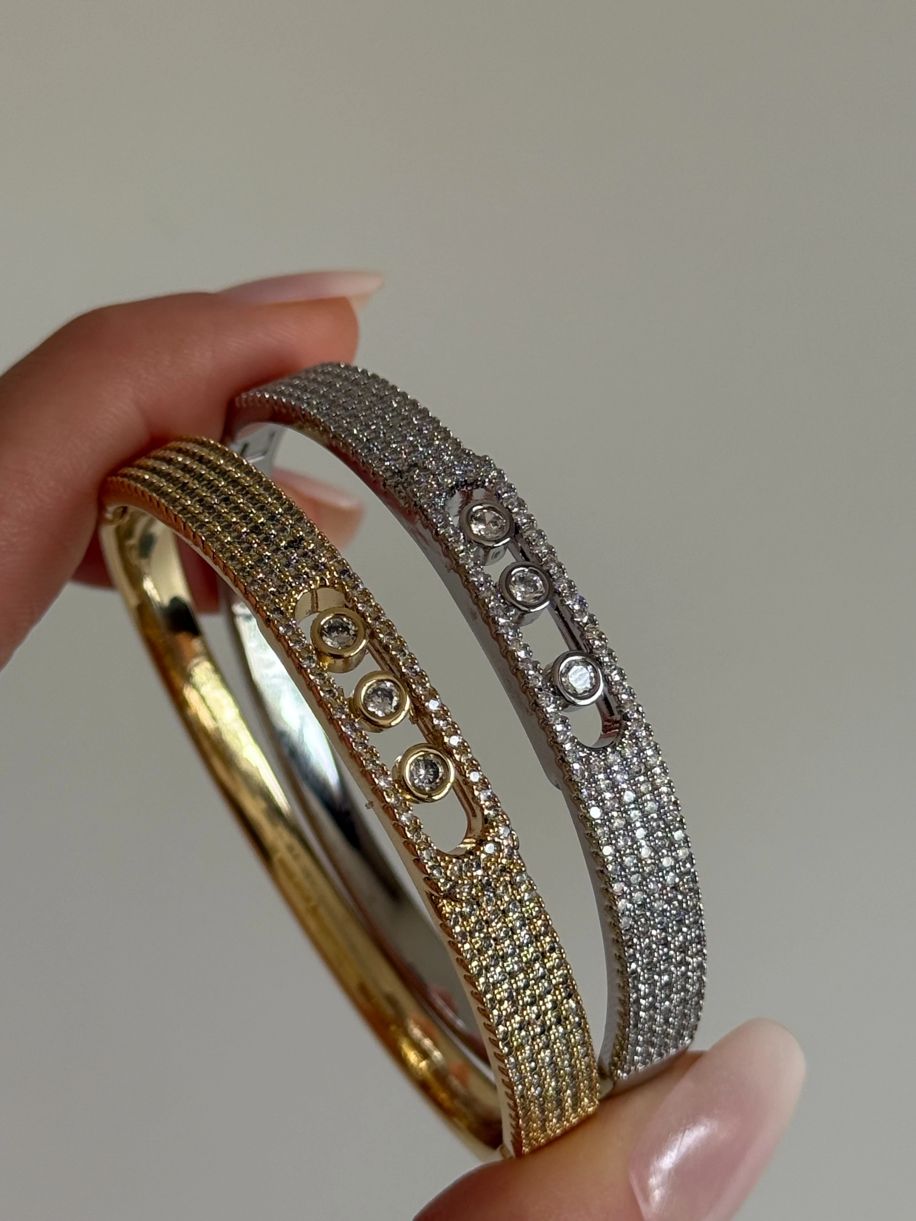 Zirkon Taşlı Messi Model Kadın Kelepçe Bileklik