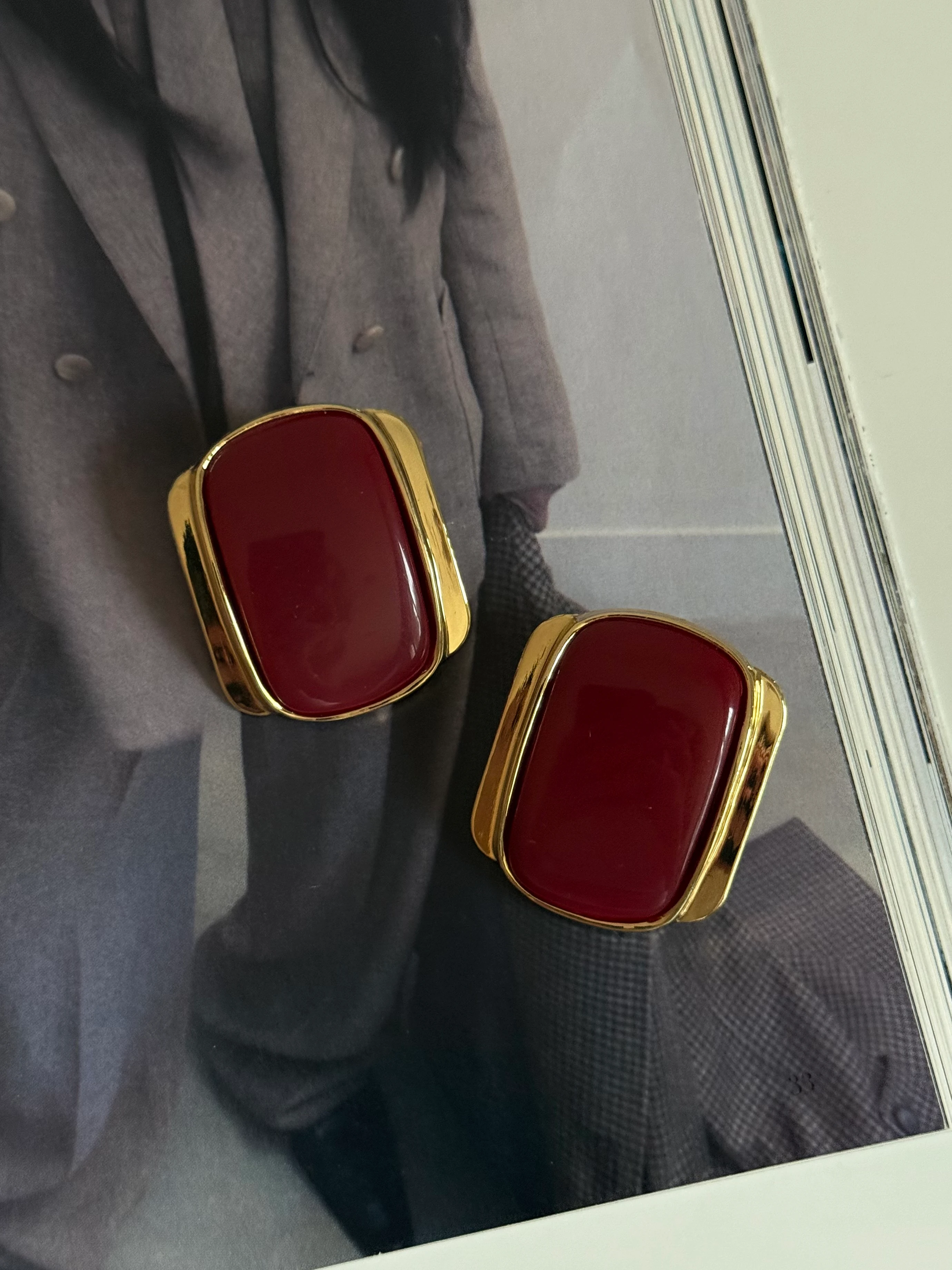 Gold Rengi Dikdörtgen Model Kadın Küpe