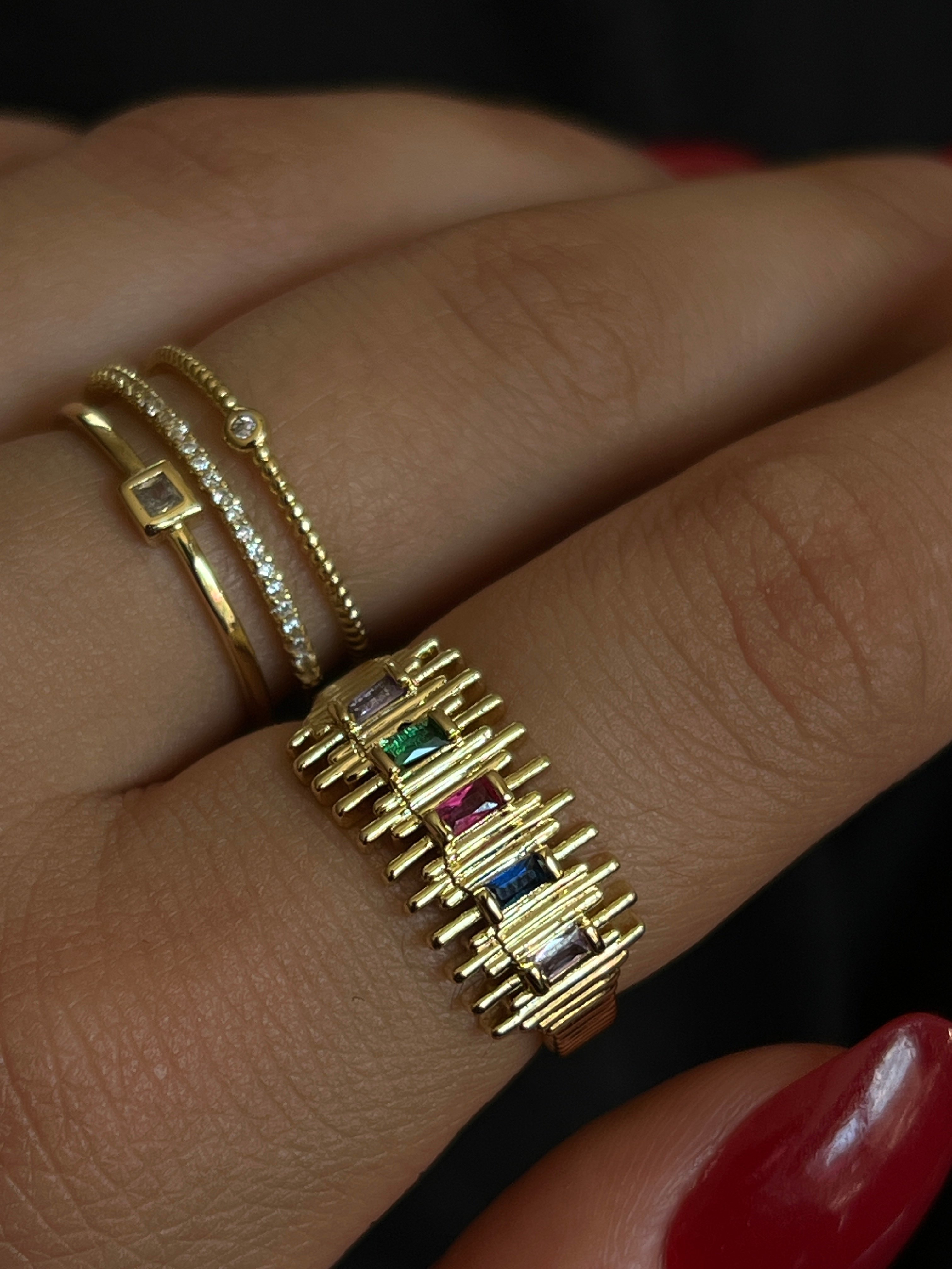 Gold Rengi Renkli Zirkon Taşlı Kadın Yüzük