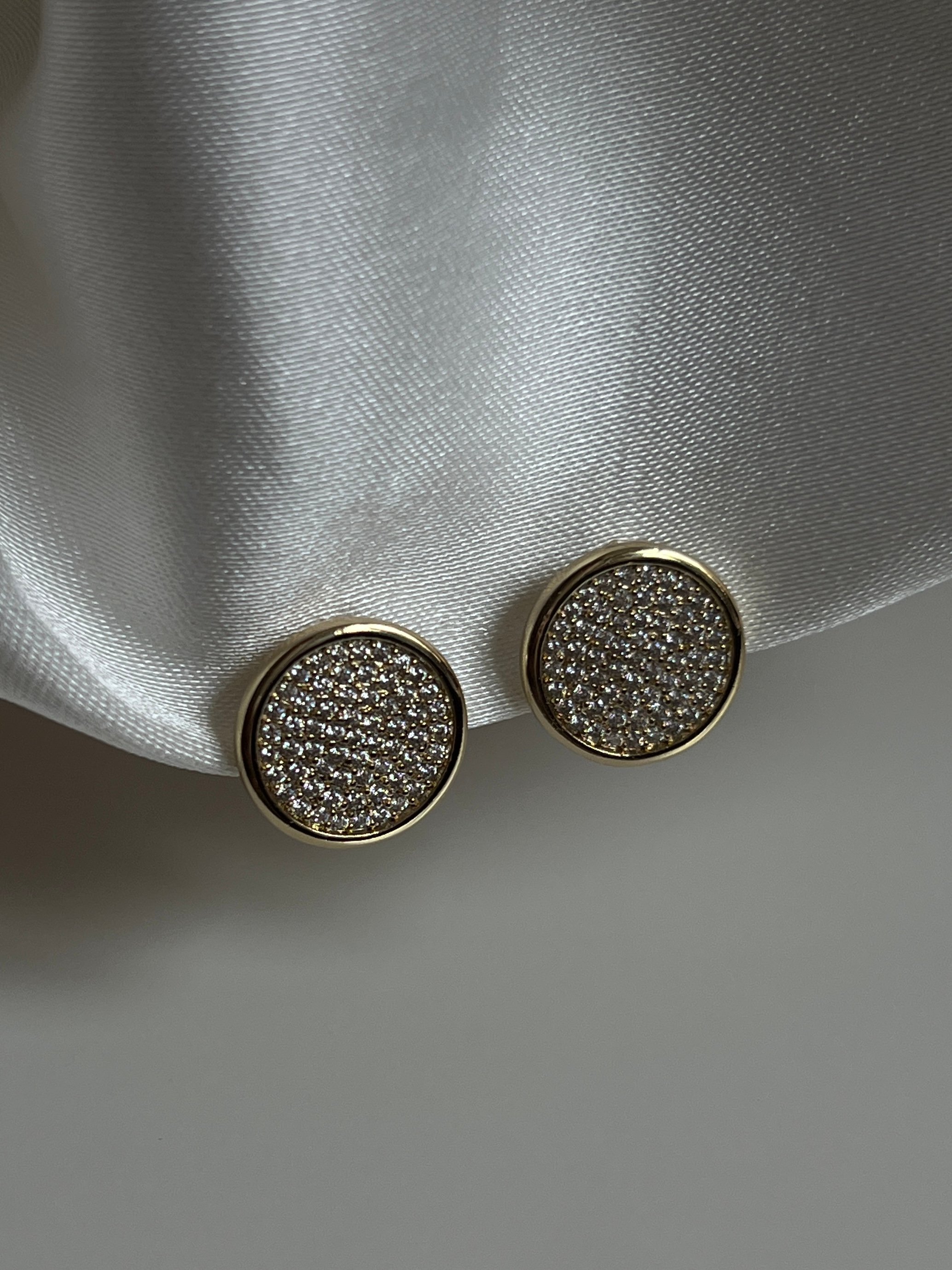 Gold Rengi Zirkon Taşlı Yuvarlak Model Xupıng Kadın Küpe