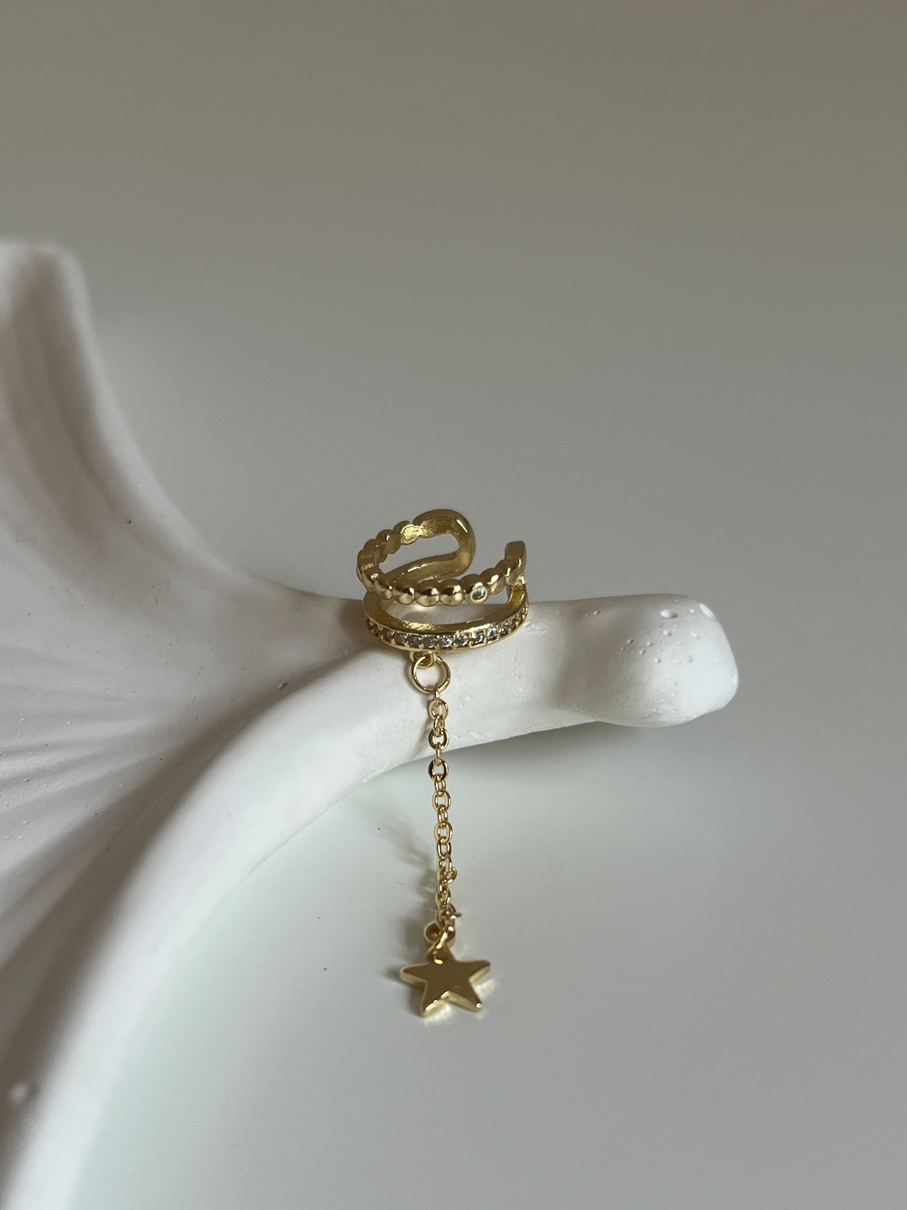 Gold Rengi Zirkon Taşlı Yıldız Detay Sallantılı Kadın Kıkırdak Küpe