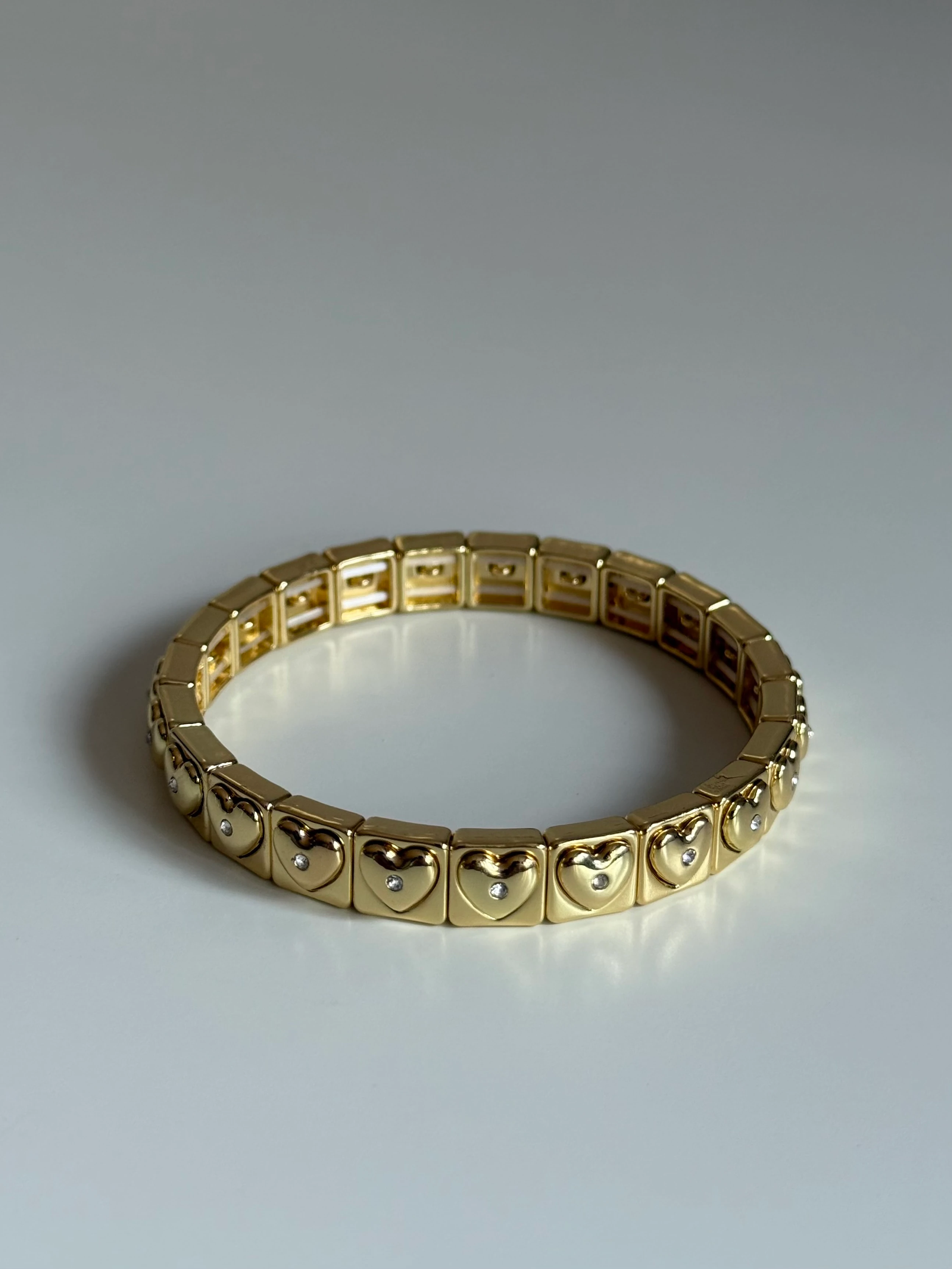 Gold Rengi Kalp Detaylı Kadın Bileklik