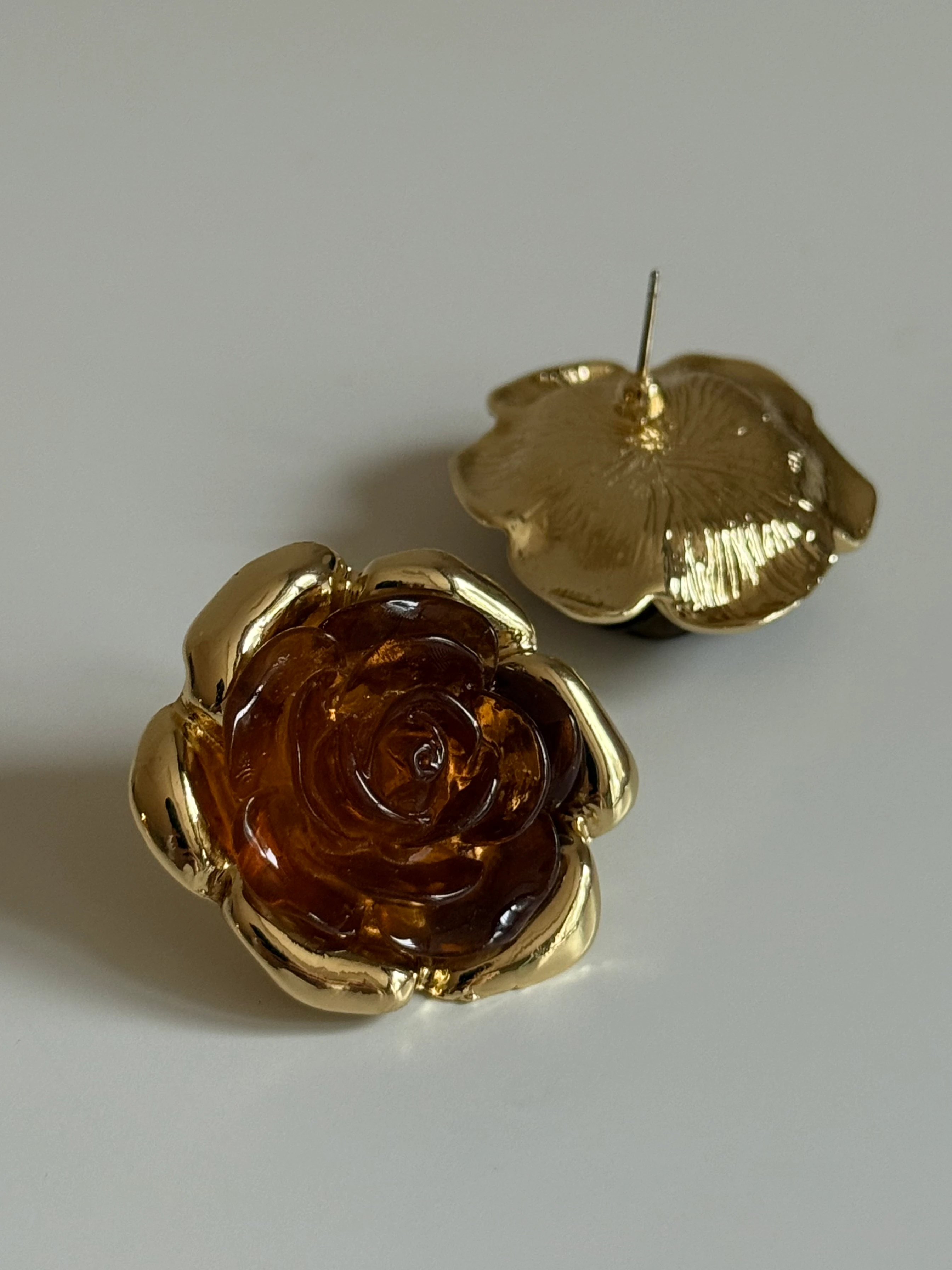 Gold Rengi Kahverengi Çiçek Model Kadın Küpe