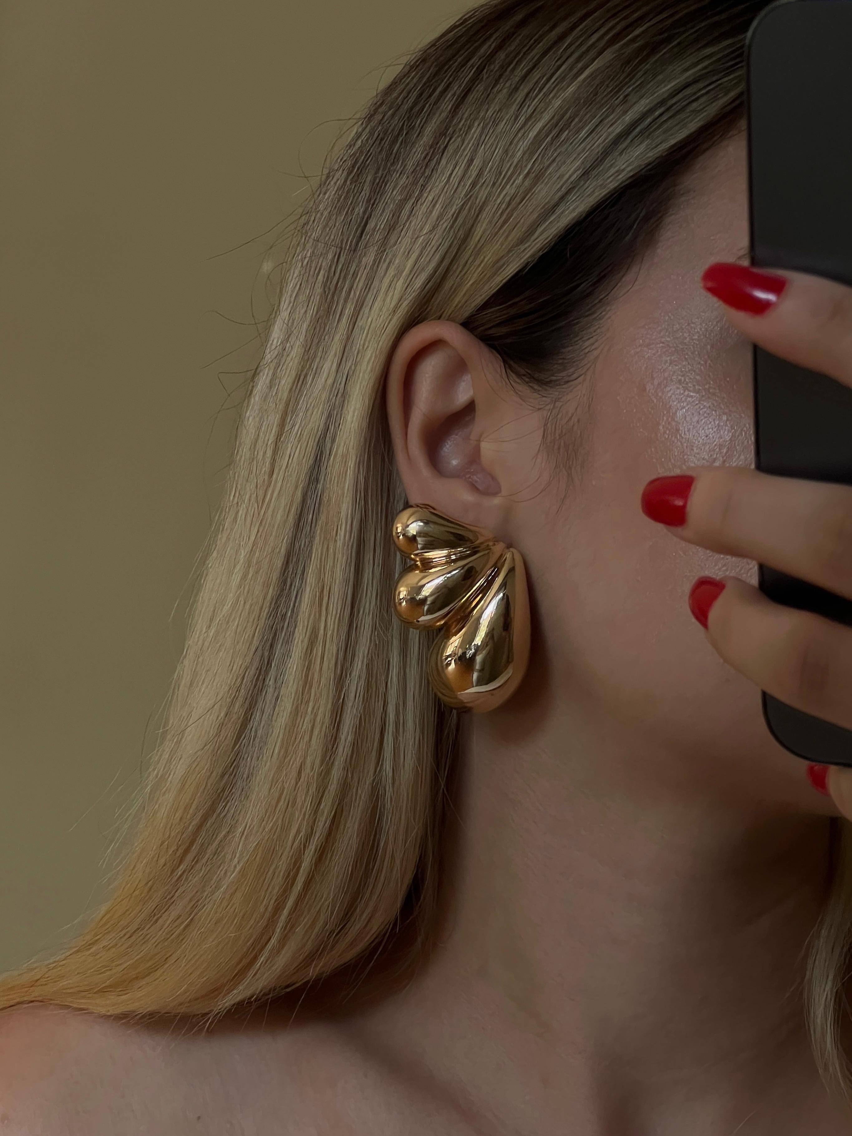 Gold Rengi Damla Model Kadın Küpe