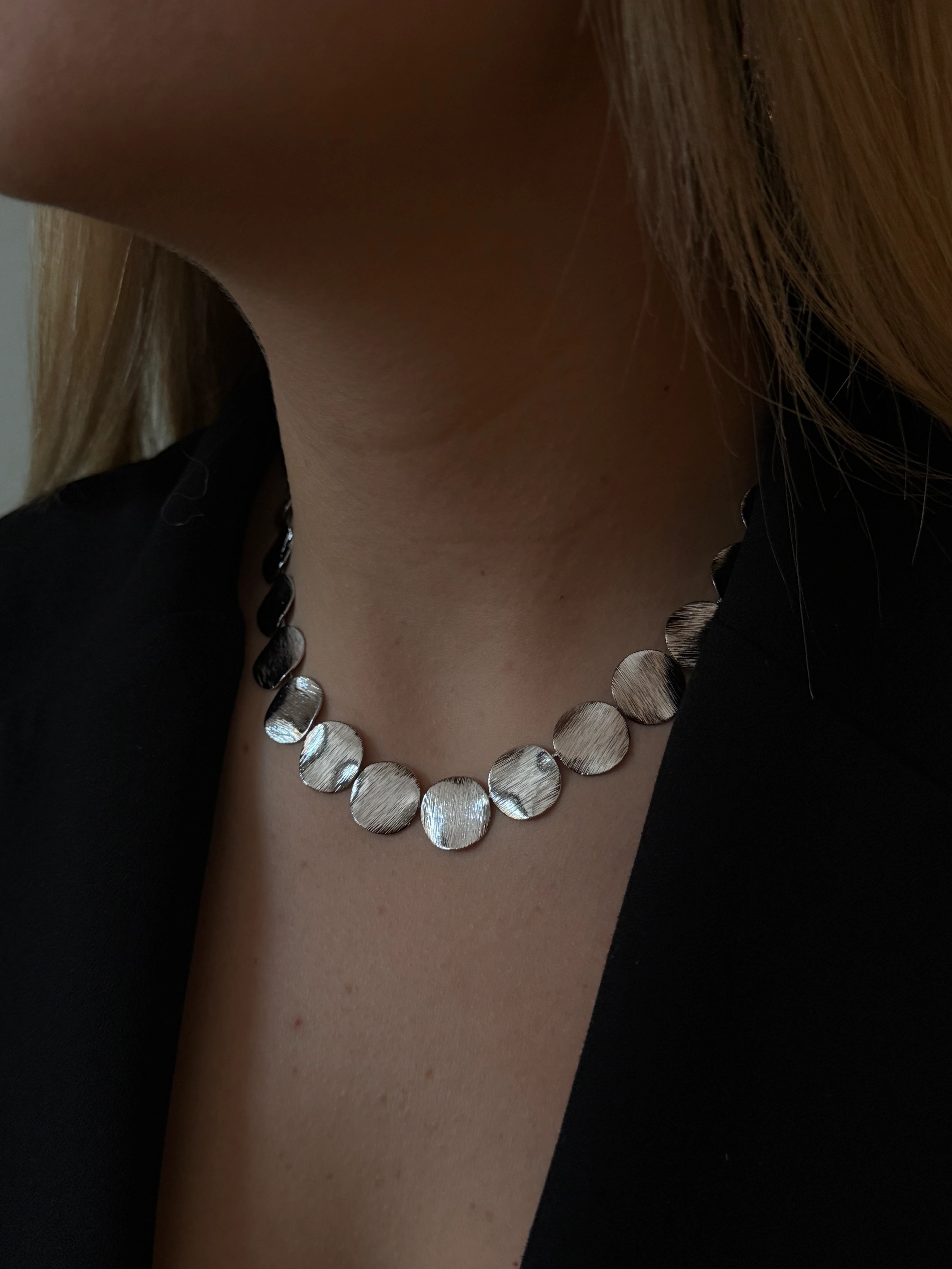 Sıralı Yuvarlak Kadın Kolye