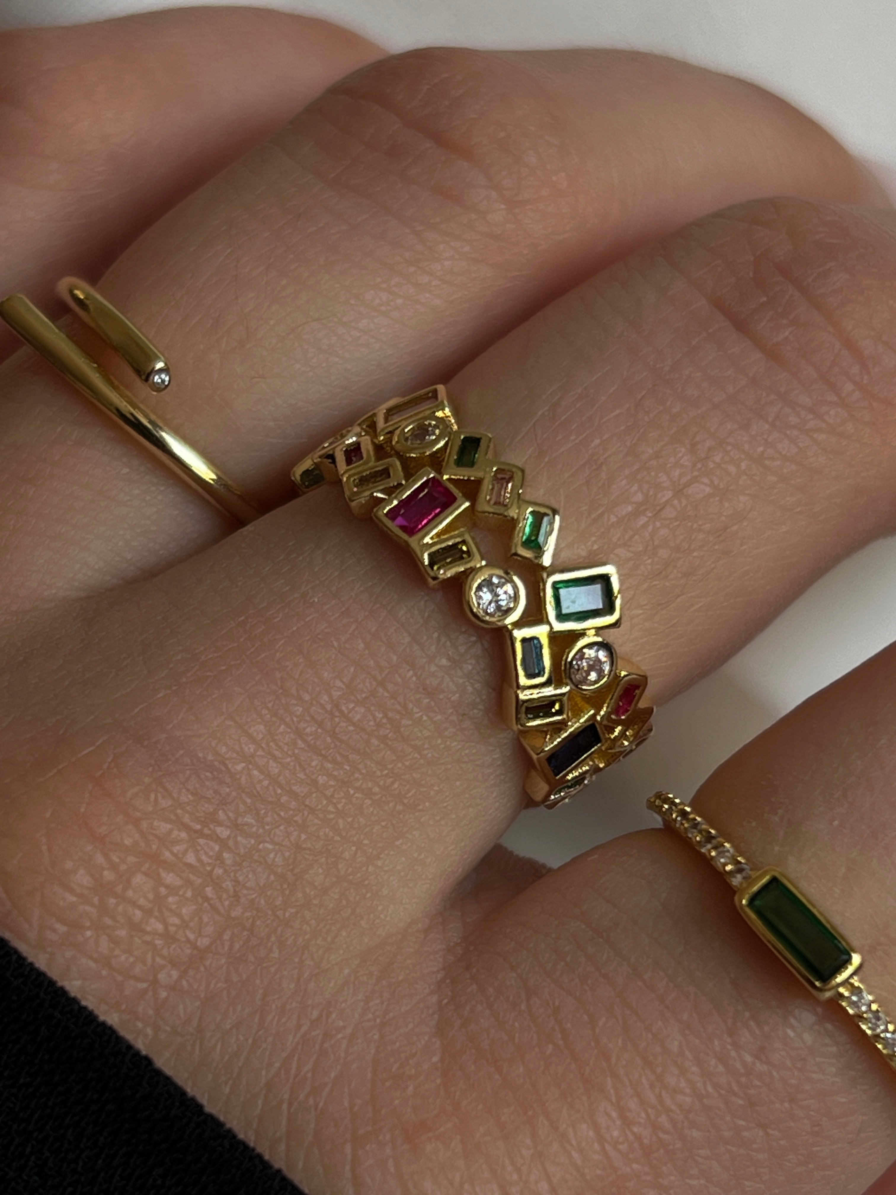 Gold Rengi Renkli Zirkon Taşlı İki Sıra Kadın Yüzük