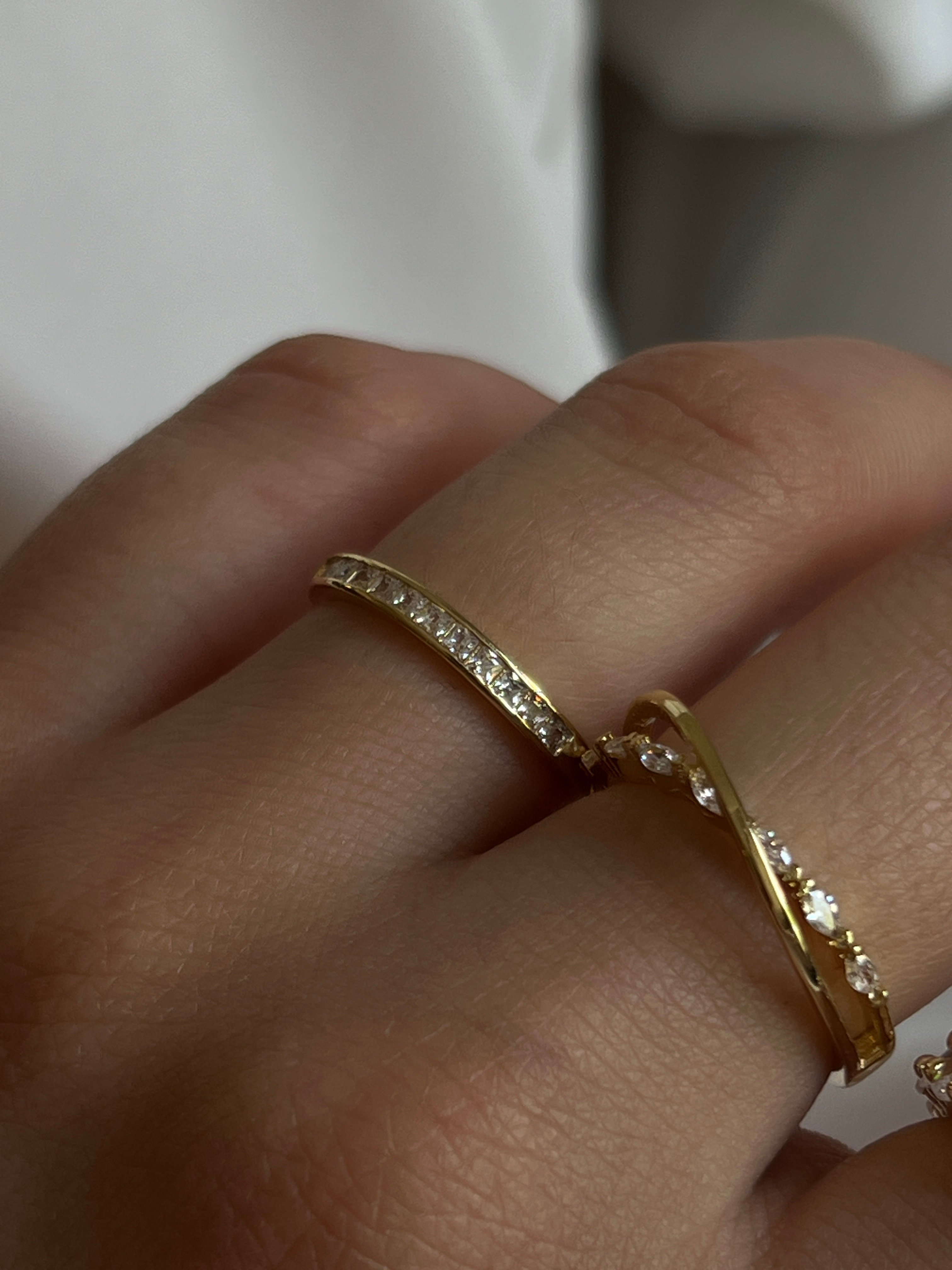 Gold Rengi Zirkon Taşlı Kadın Yüzük