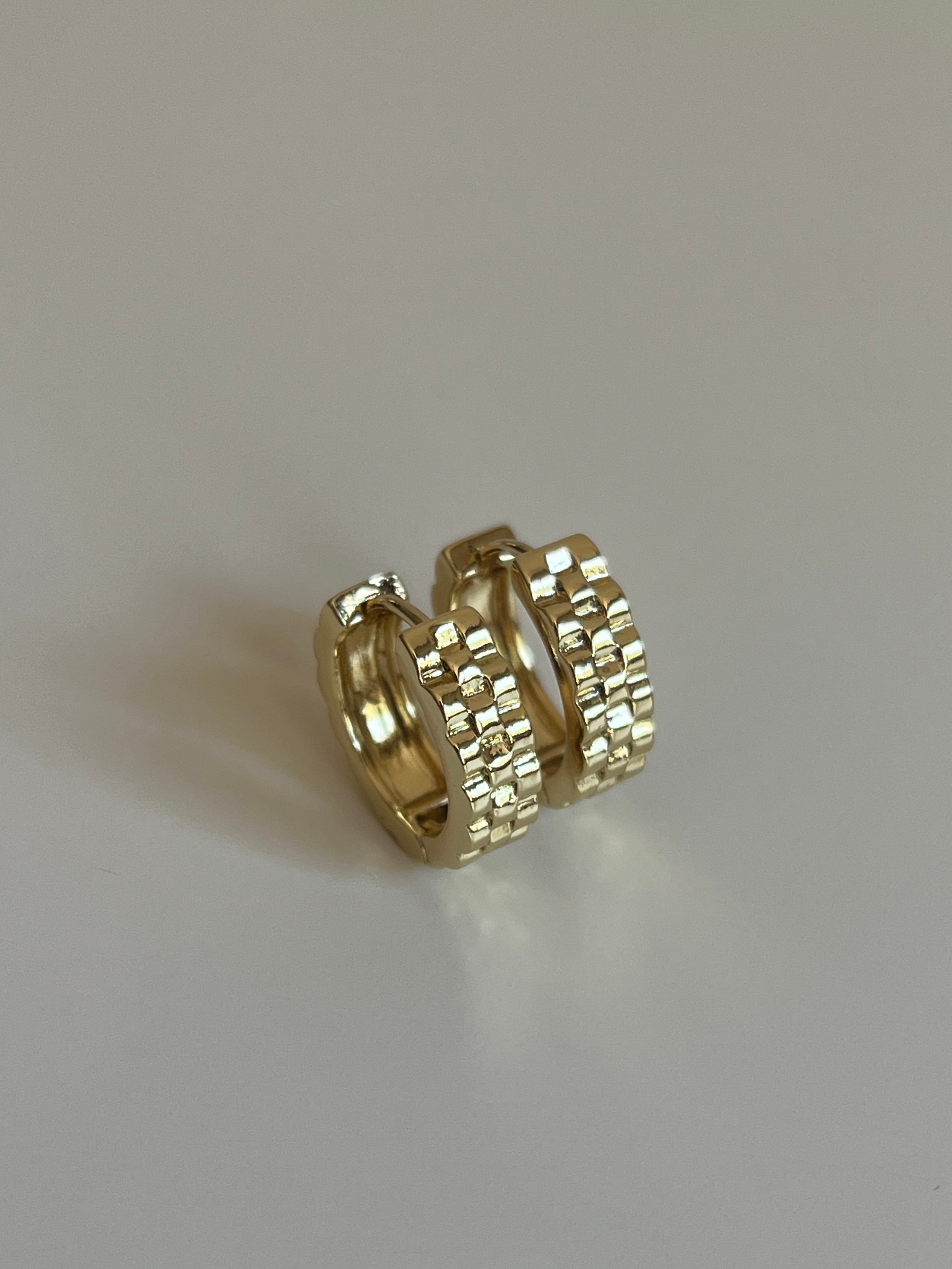 Gold Rengi Hasır Desenli Xuping Halka Kadın Küpe