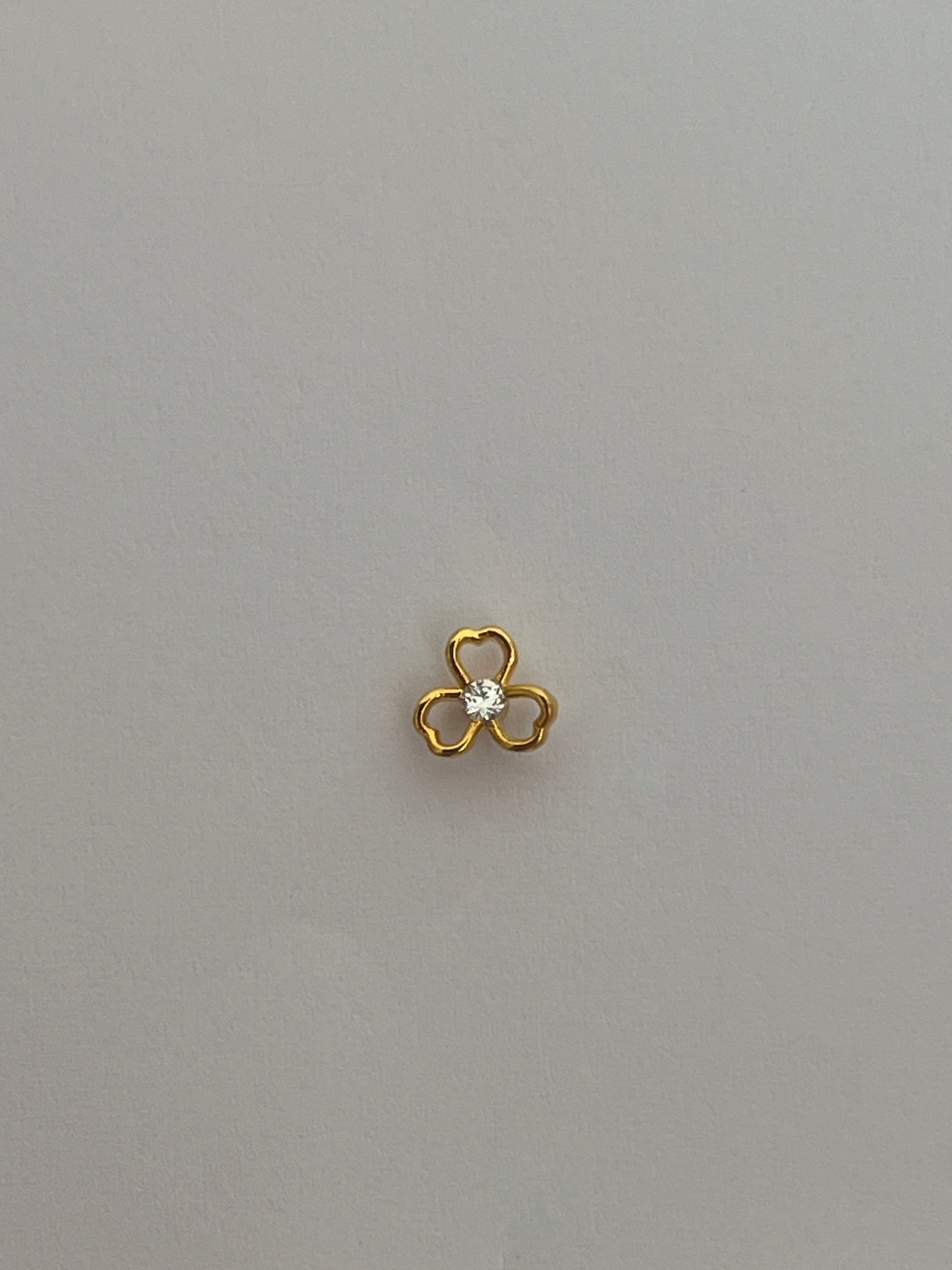 Zirkon Taş Detaylı Yonca Figürlü Kadın Piercing