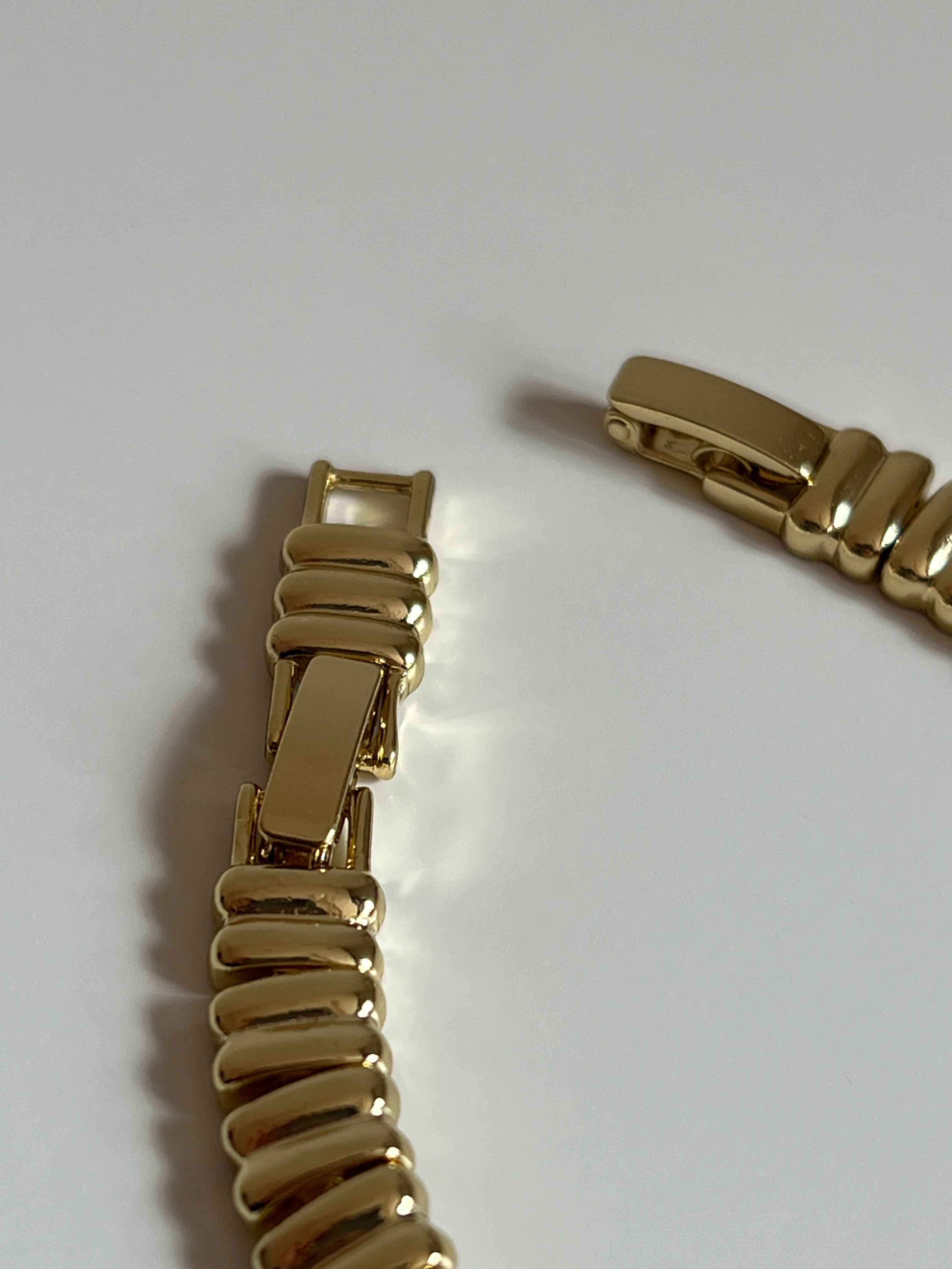 Gold Rengi Zirkon Taş Detaylı Xupıng Kadın Bileklik