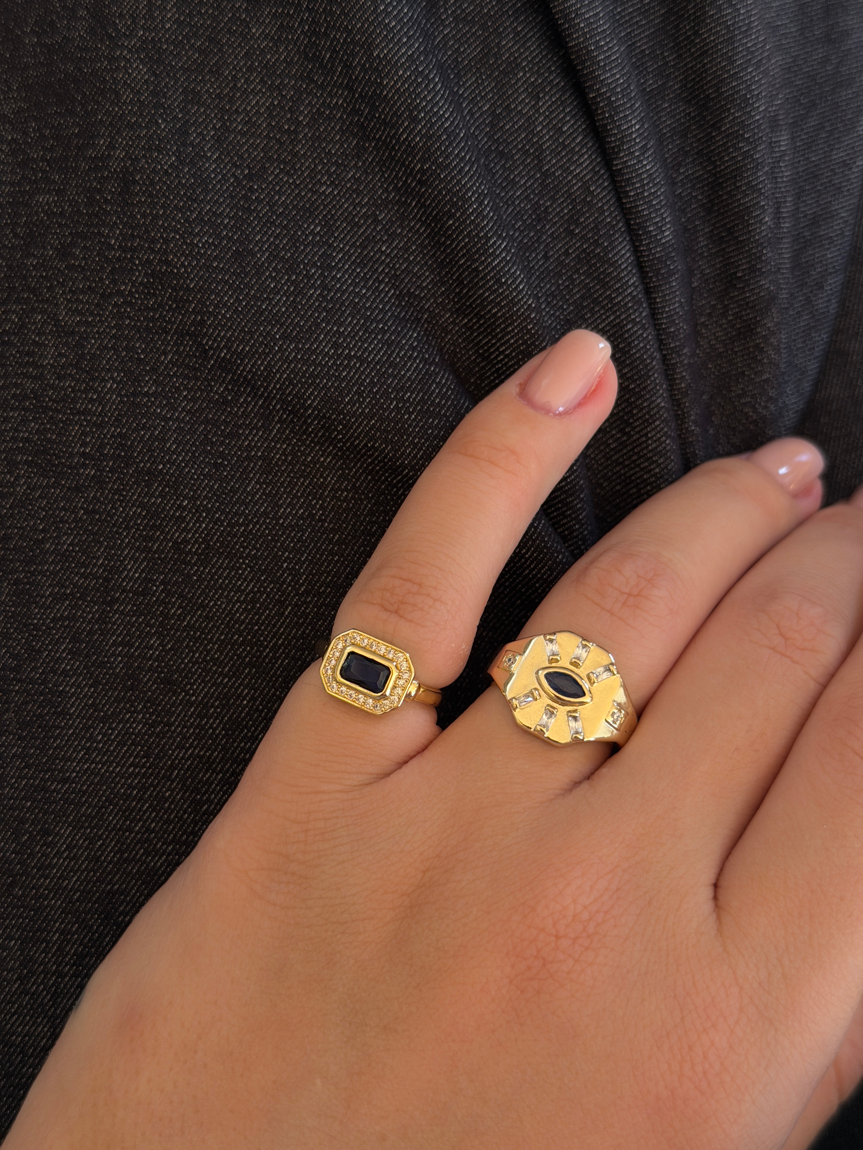 Gold Rengi Zirkon Taş Detaylı Lacivert Taş Model Serçe Parmak Kadın Yüzük