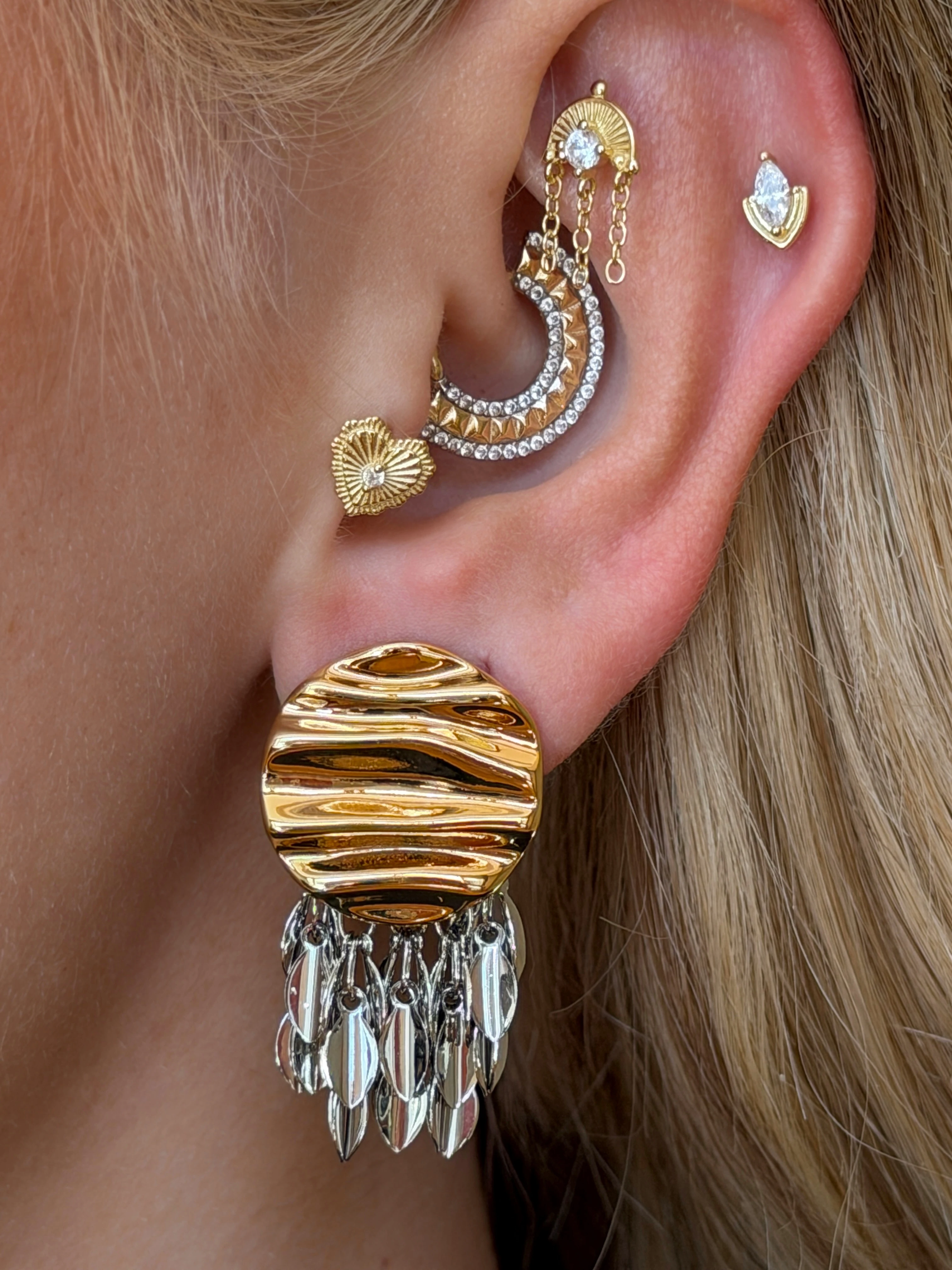 Mix Renk Yuvarlak Dalga Detay Sallantılı Kadın Küpe