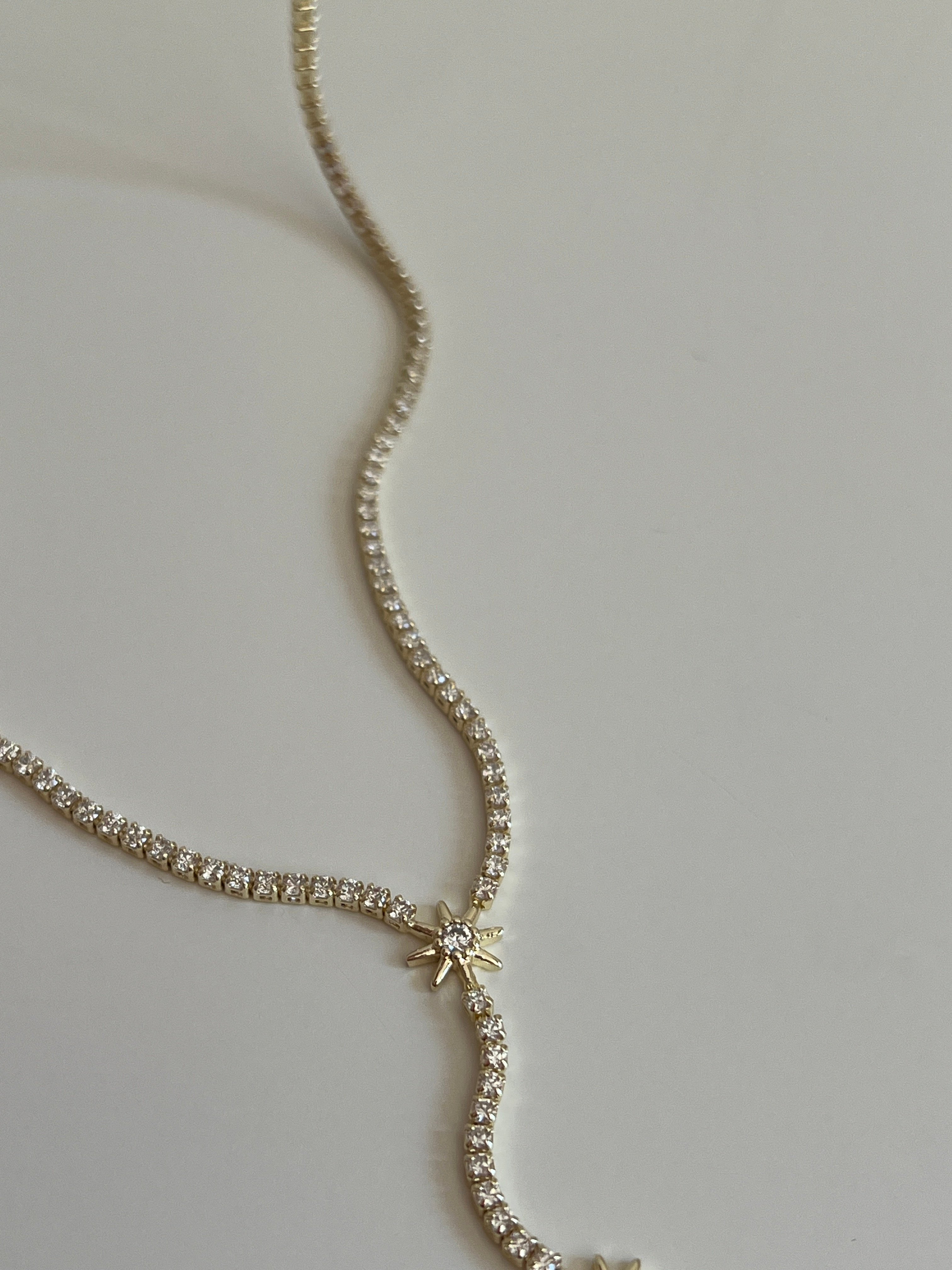 Gold Rengi Yıldız Model Kadın Y Kolye