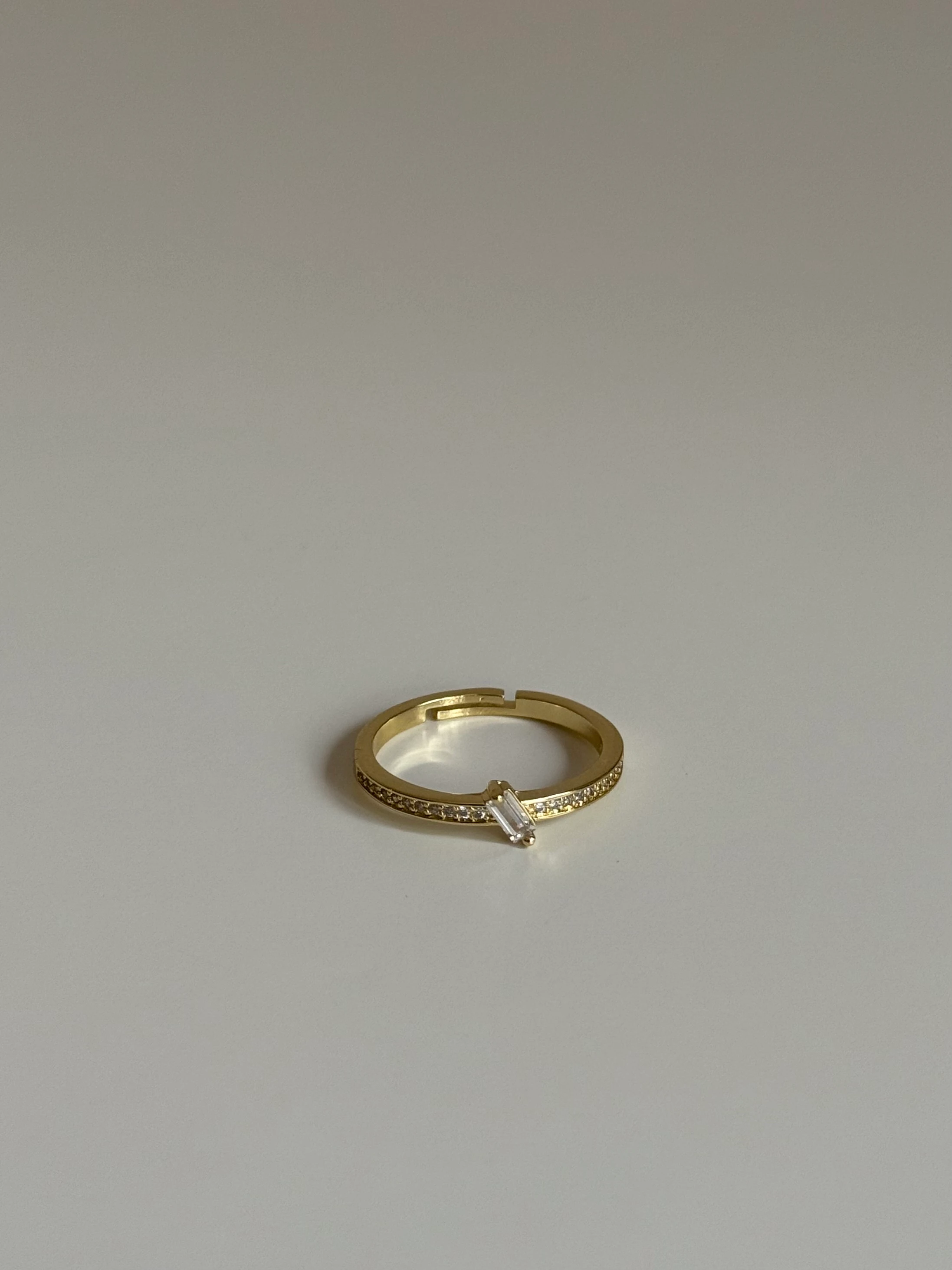 Çapraz Taş Detaylı Kadın Yüzük