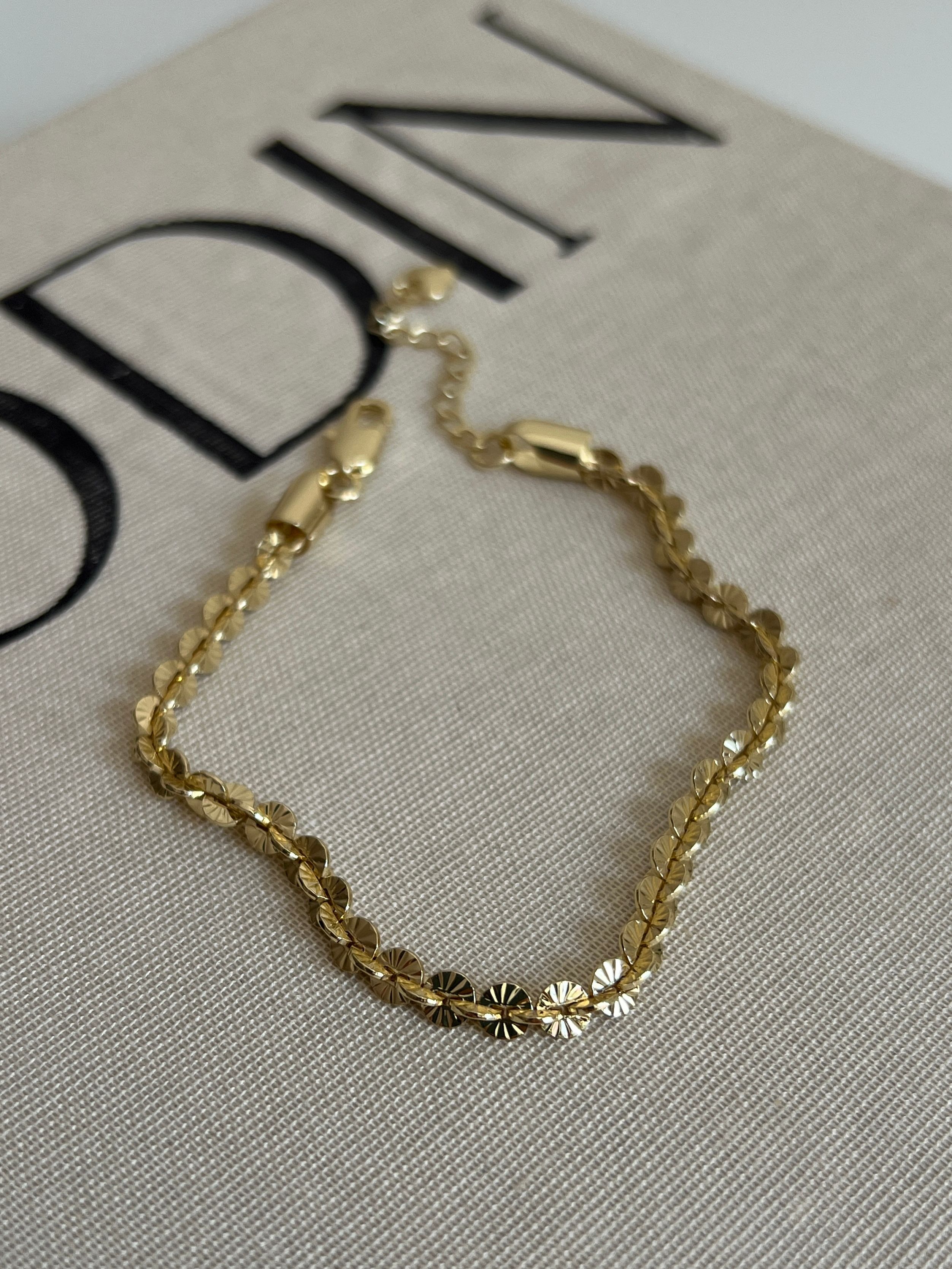 Gold Rengi Sıralı Halka Model Kadın Bileklik