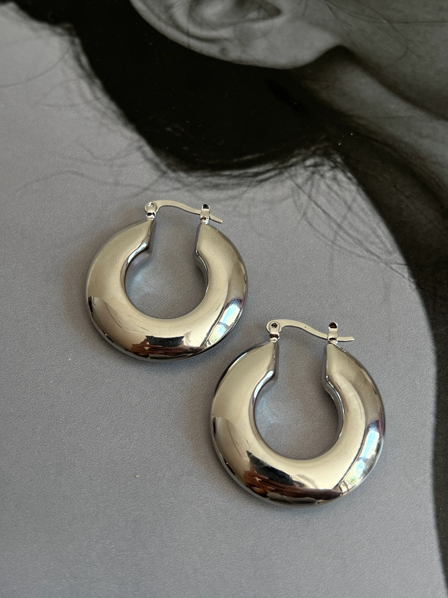 Kalın Halka Kadın Küpe