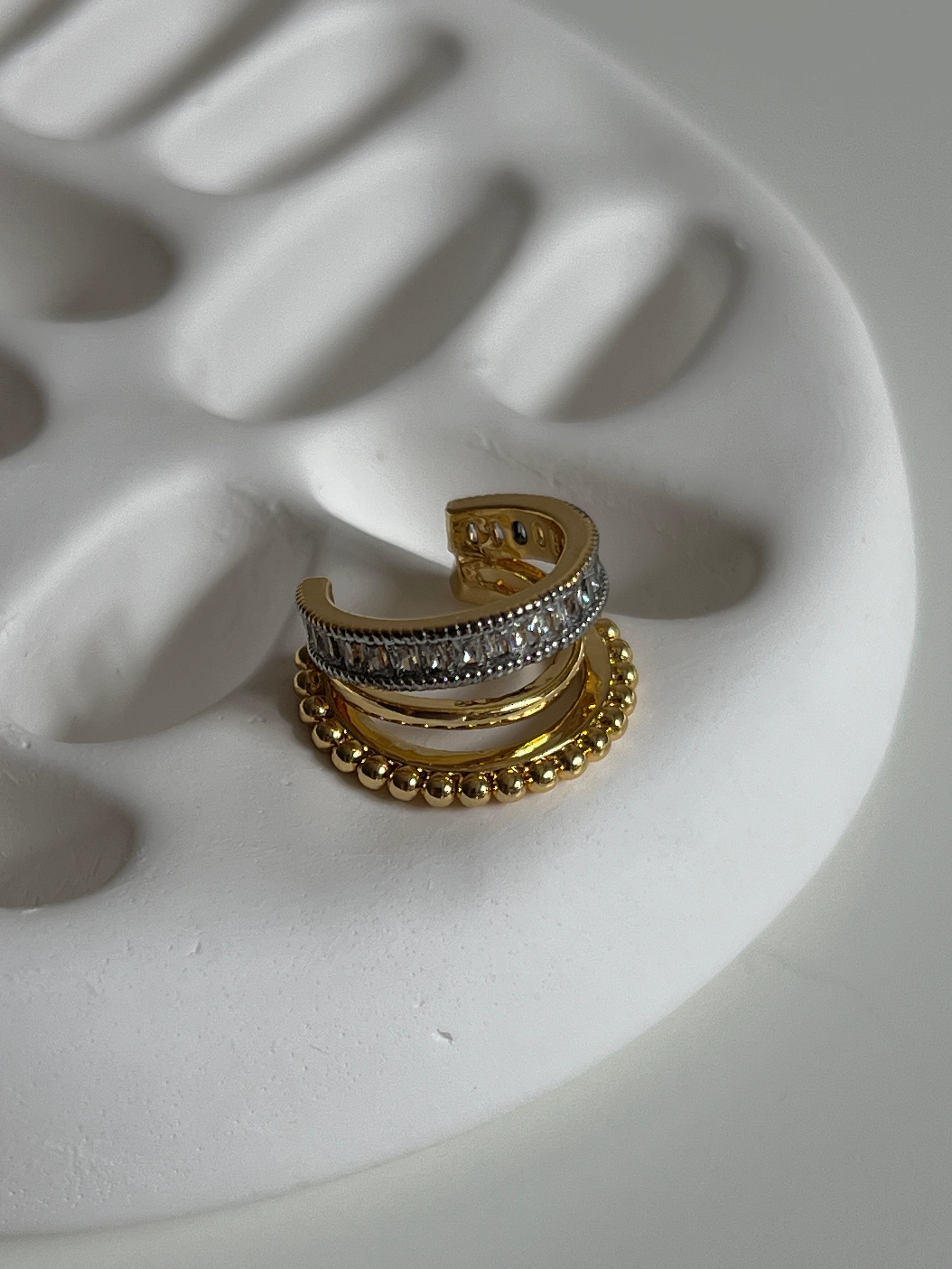 Gold Rengi Zirkon Taşlı Kadın Kıkırdak Küpe