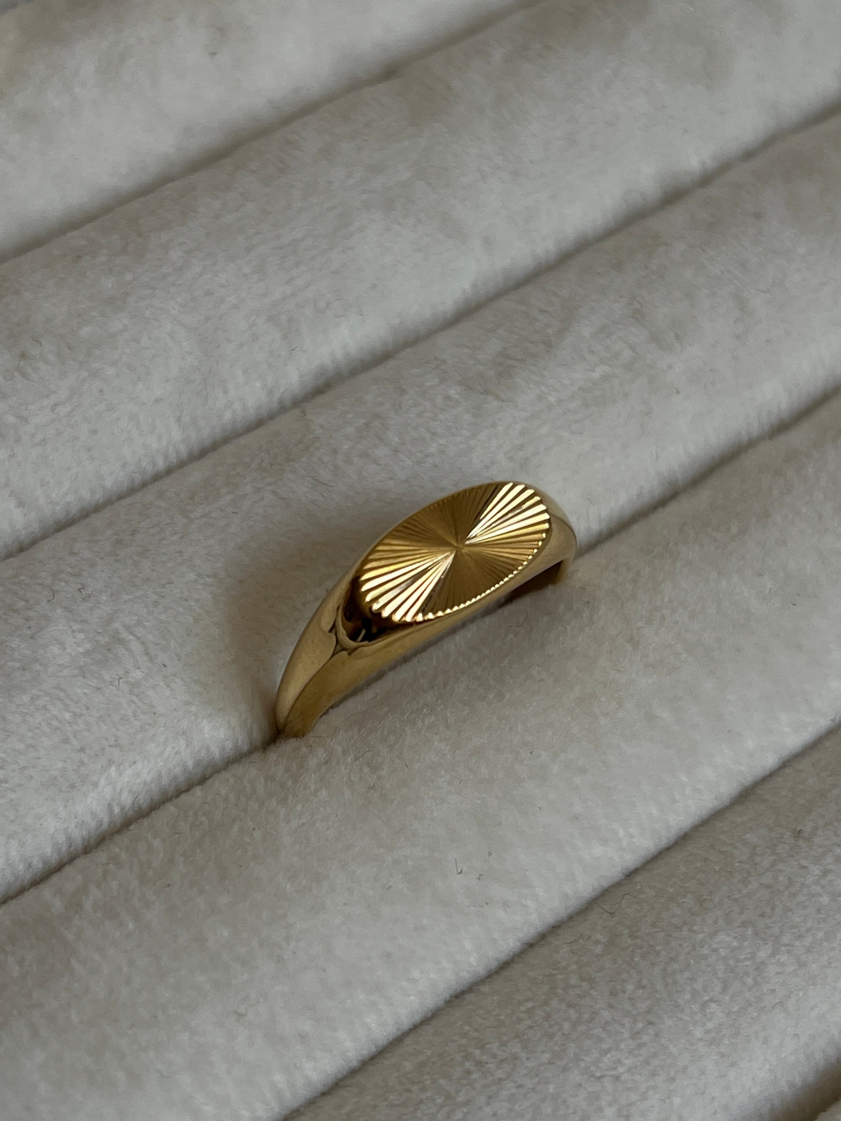 Gold Rengi Oval Model Kadın Yüzük