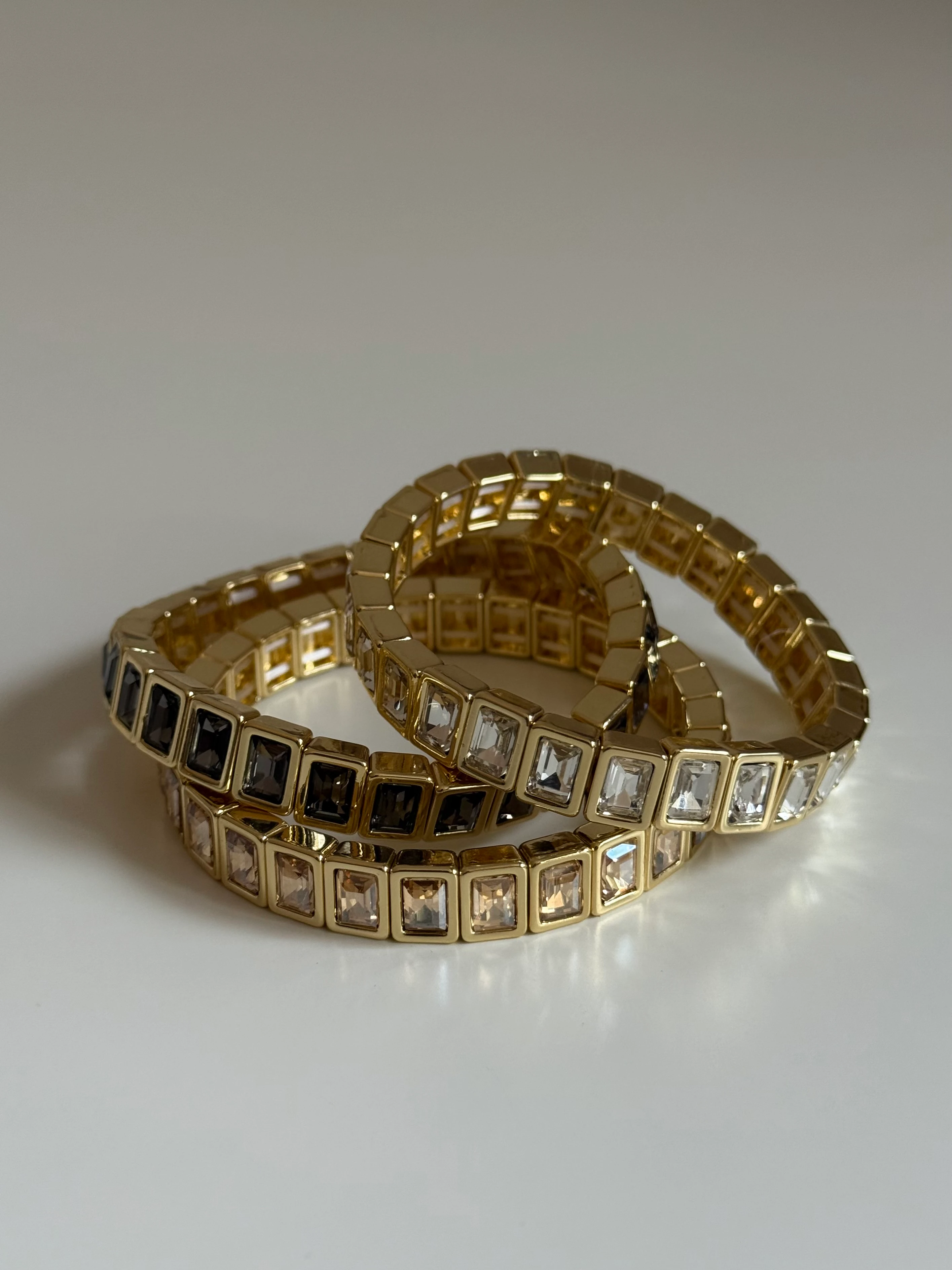 Gold Rengi Büyük Renkli Taşlı Kadın Bileklik