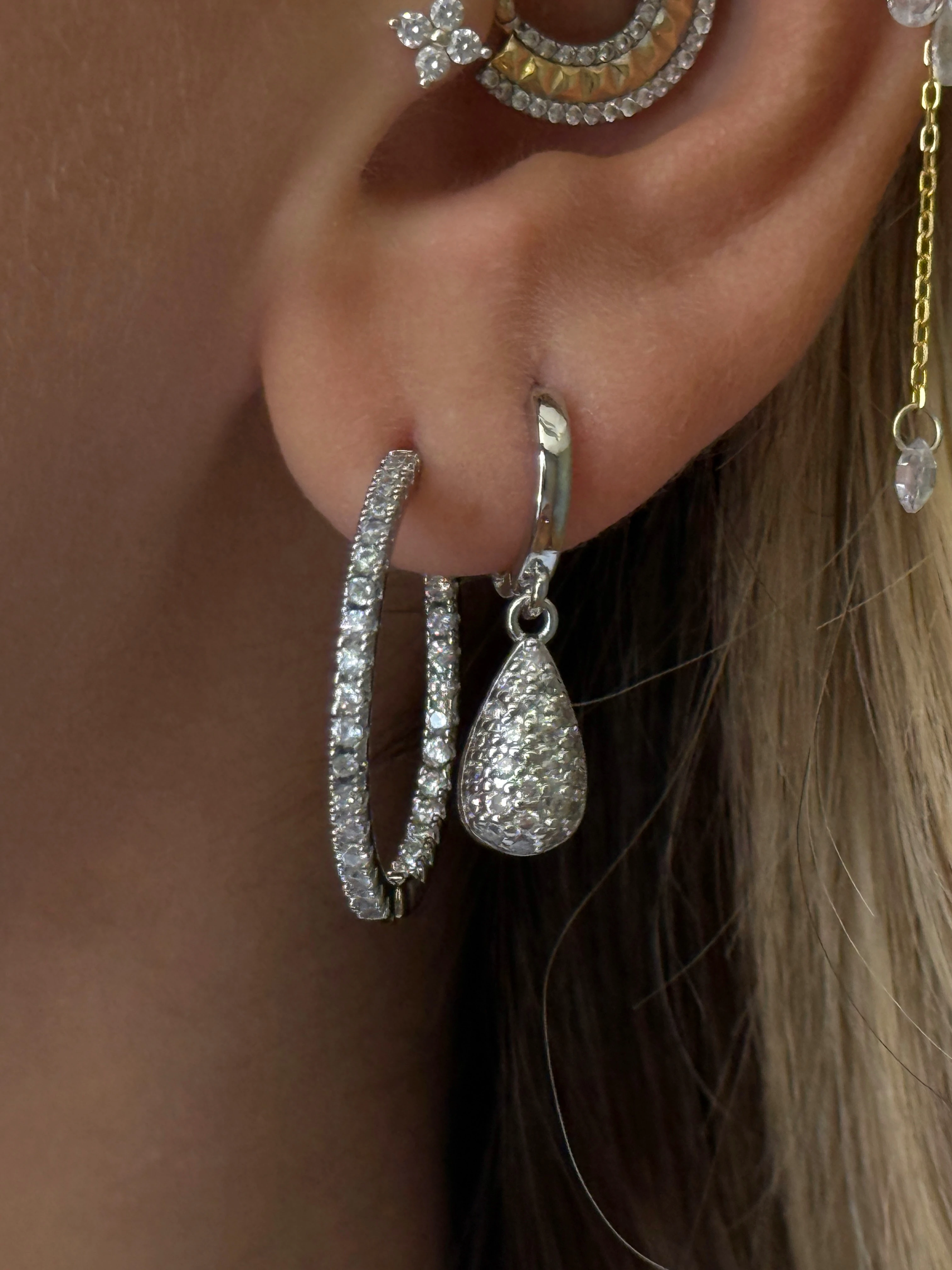 Sıralı Zirkon Taşlı Kadın Halka Küpe