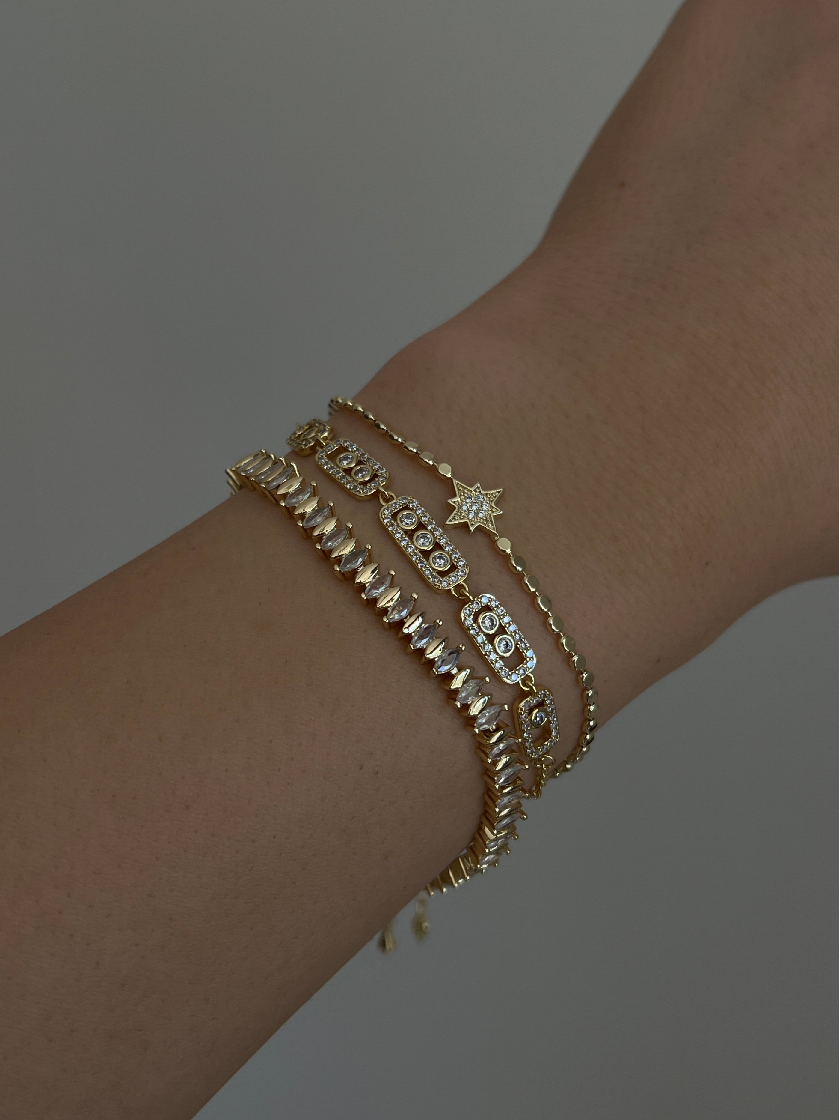Gold Rengi Zirkon Taşlı Kutup Yıldızı Model Sıralı Yuvarlak Zincir Kadın Bileklik