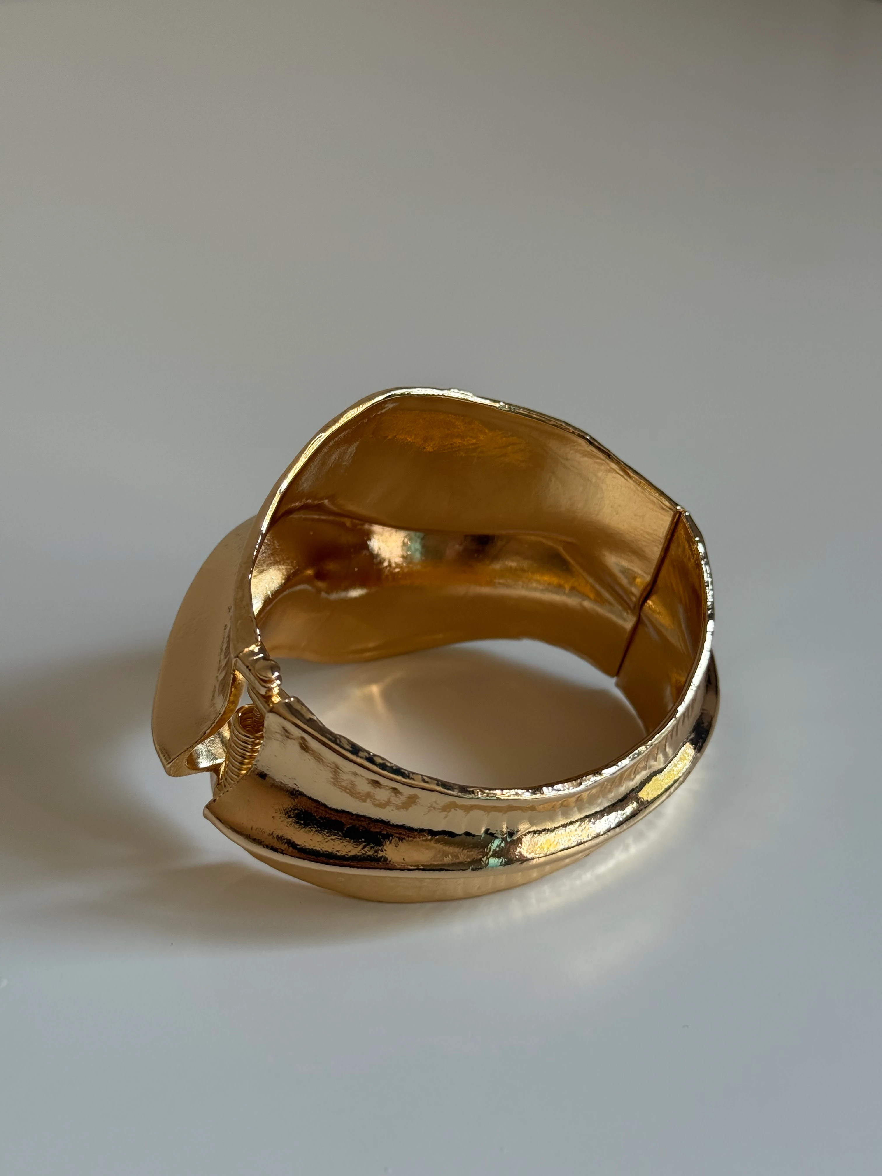 Gold Rengi Asimetrik Model Kadın Kelepçe Bileklik