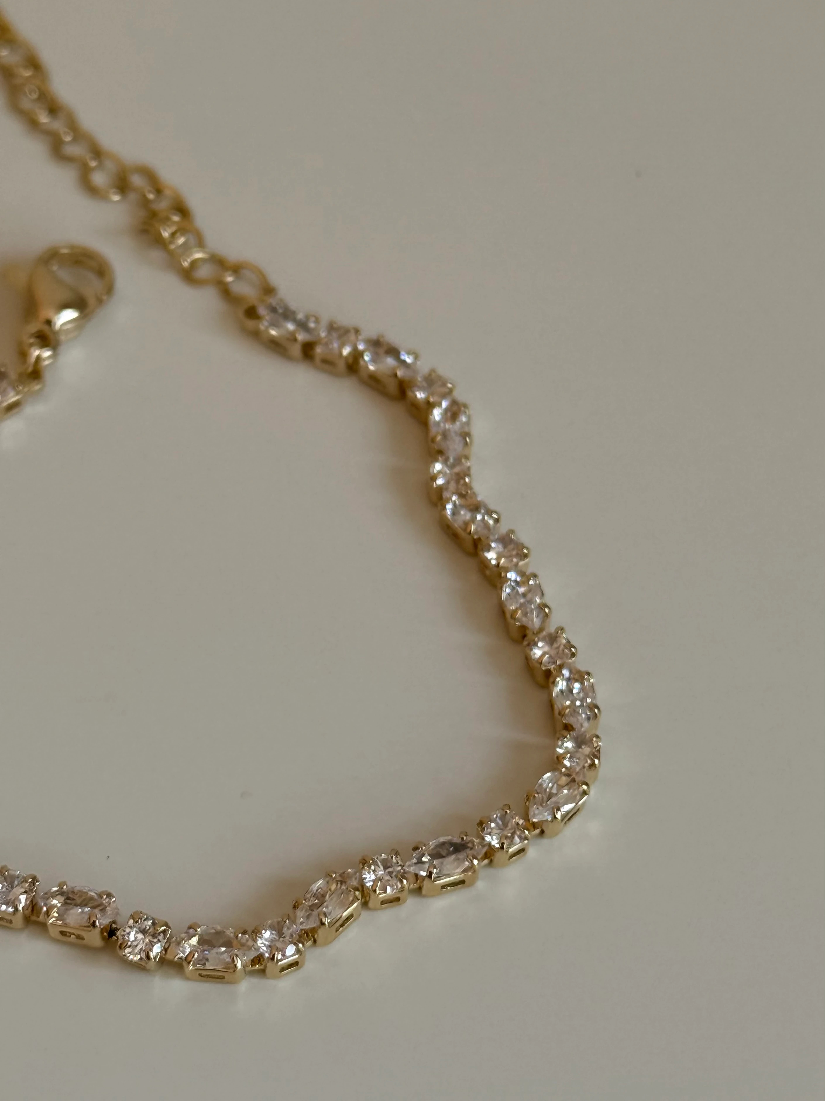 Damla Ve Kare Taşlı Kadın Bileklik