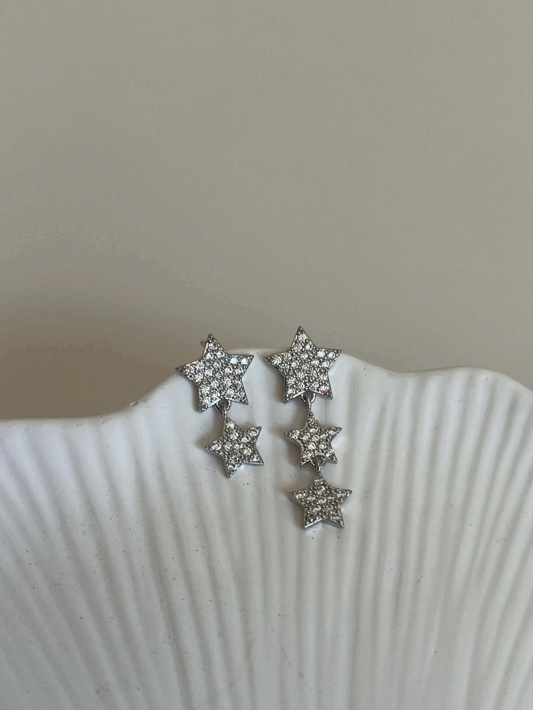 Sıralı Yıldız Model Sallantılı Kadın Küpe