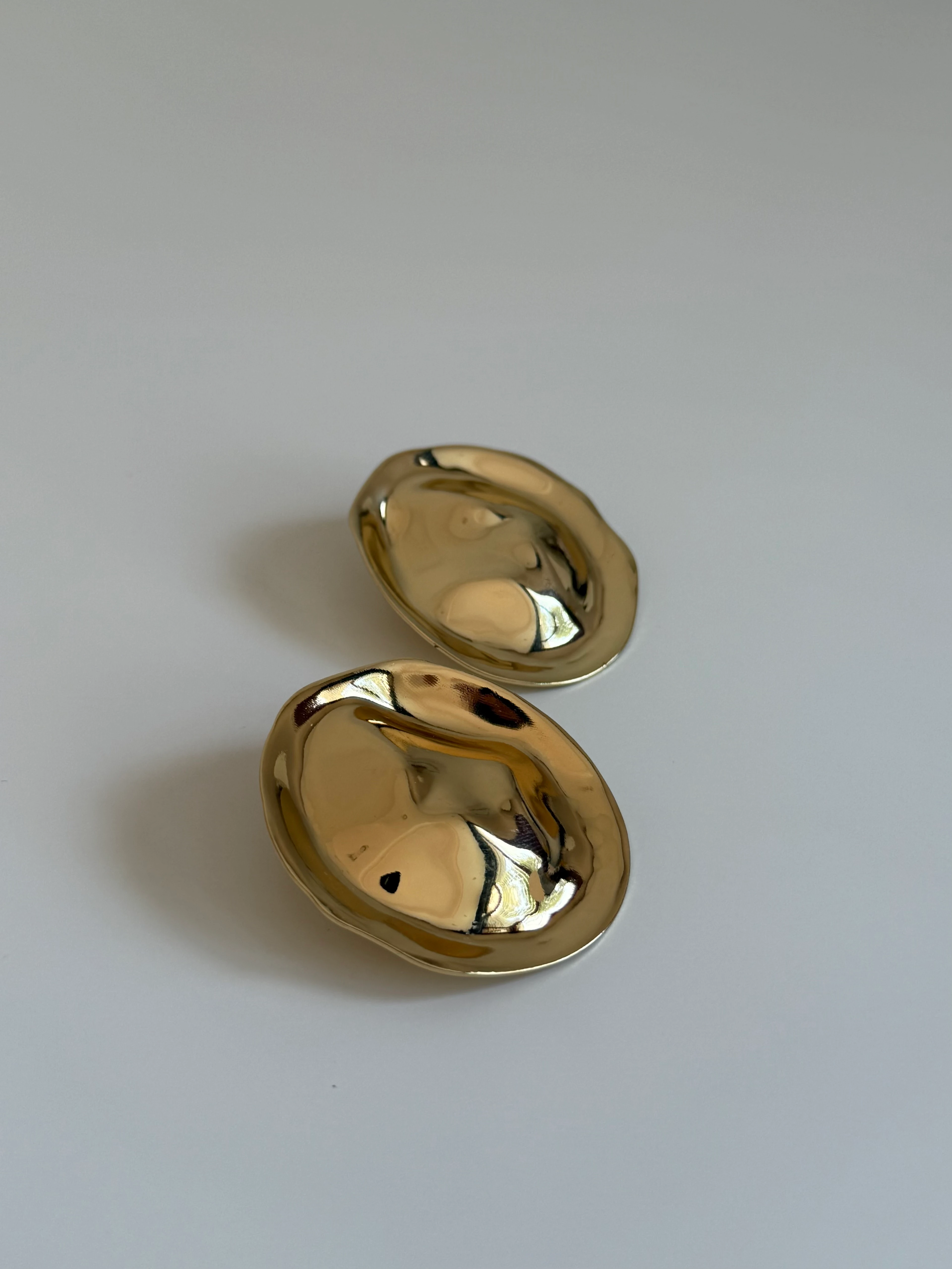 Asimetrik Yuvarlak Model Kadın Küpe