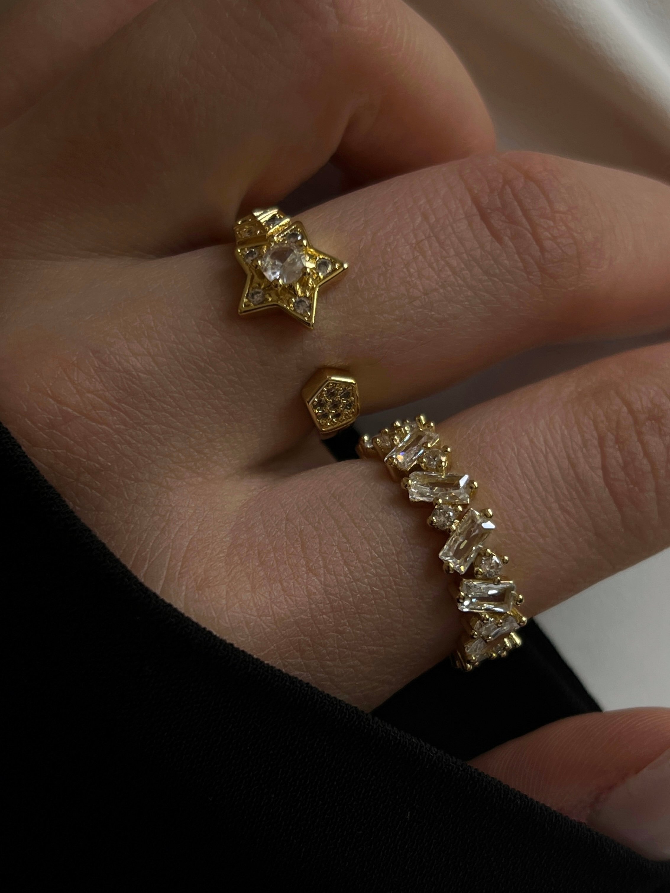 Gold Rengi Zirkon Taşlı Yıldız Model Kadın Yüzük