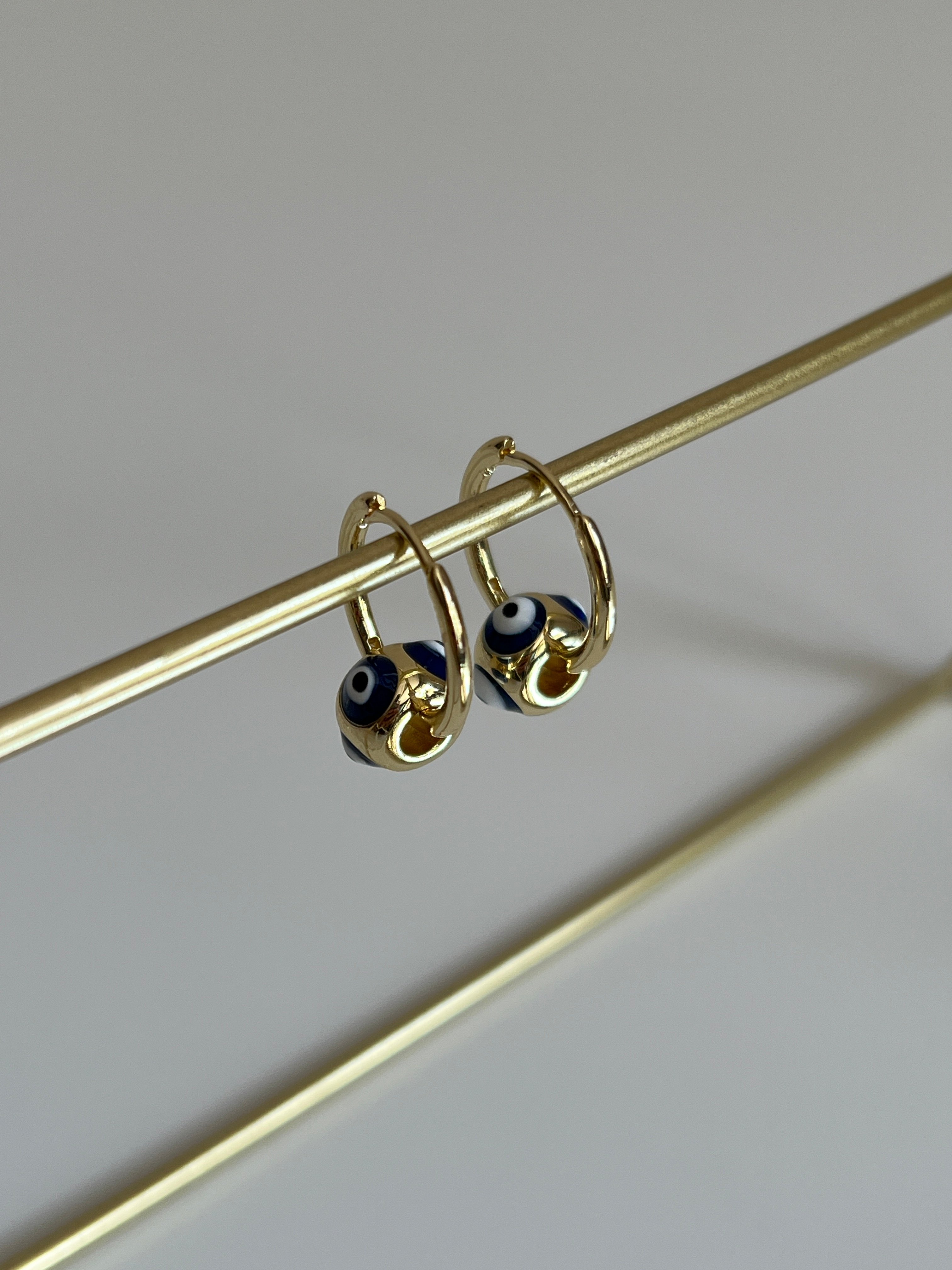 Gold Rengi Nazar Boncuğu Detaylı Kadın Küpe