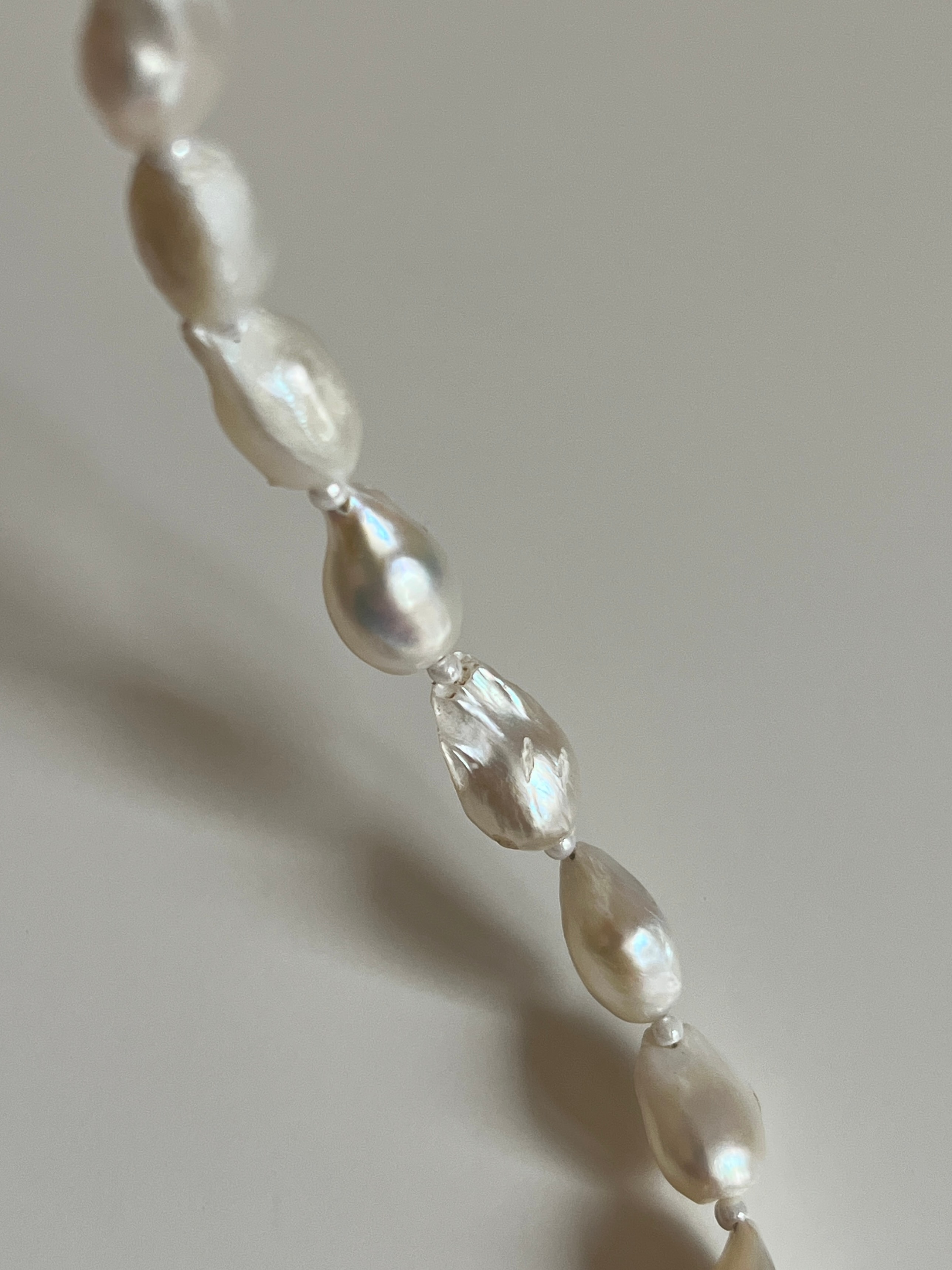 Arche Collection Yassı Beyaz İncili (SIRENA) Kadın Kolye