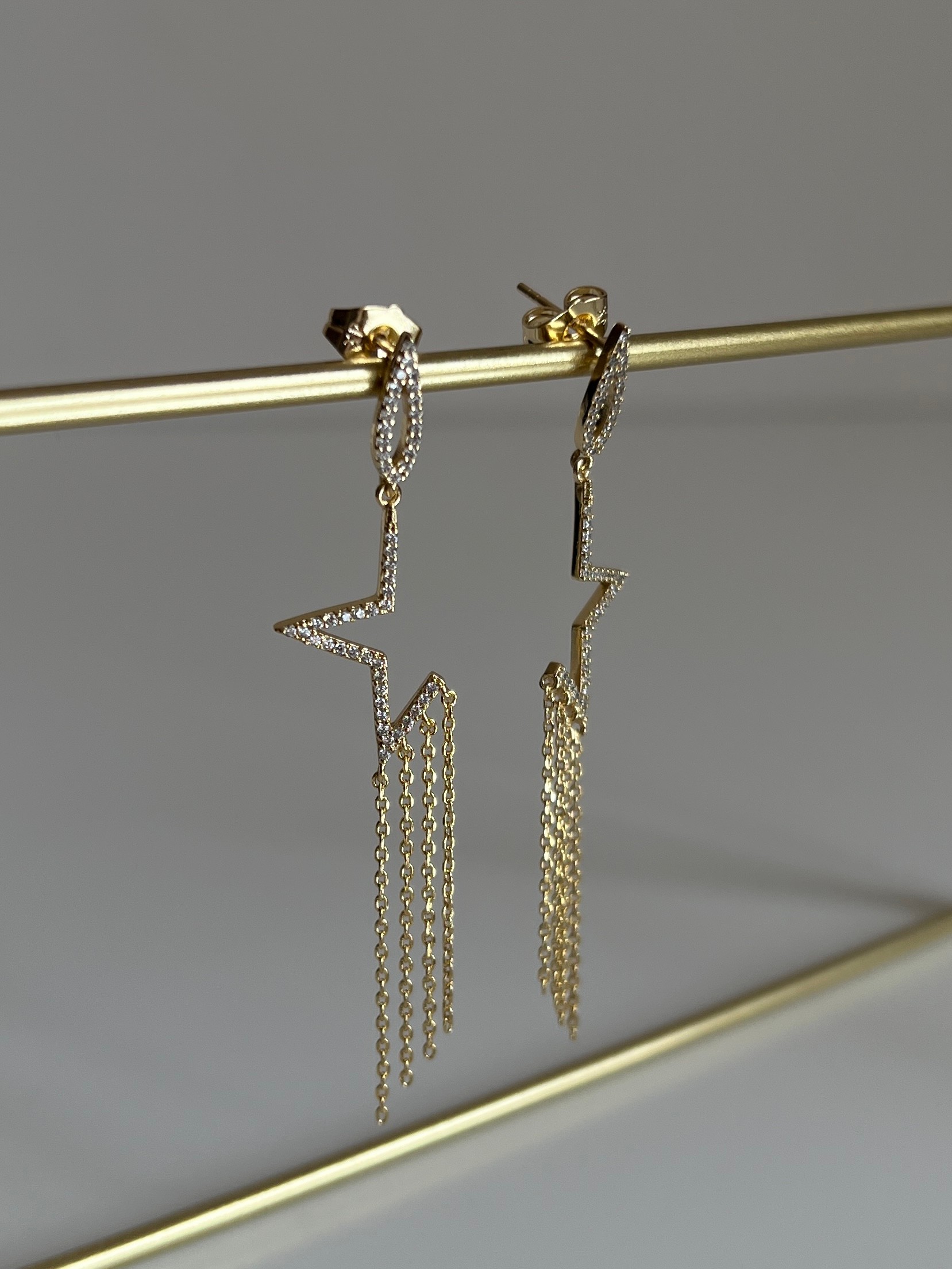 Gold Rengi Zirkon Taşlı Zincir Sallantılı Xupıng Kadın Küpe