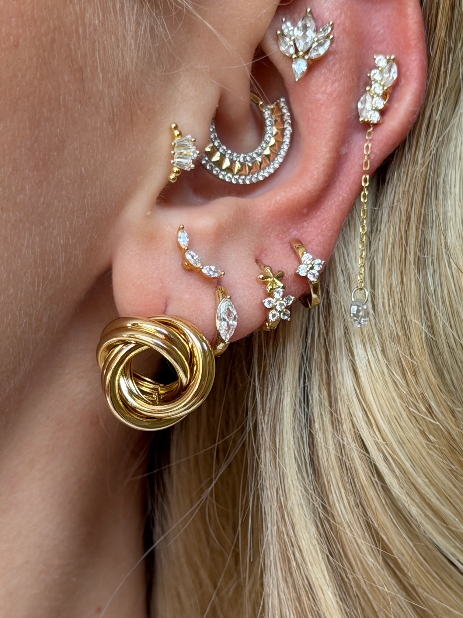 Gold Rengi Damla Taş Xupıng Kadın Küpe