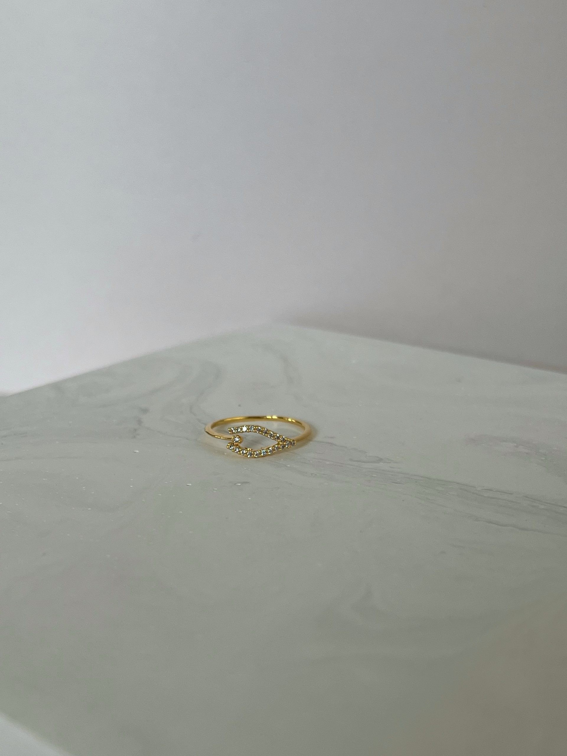 Gold Rengi Zirkon Taşlı Yüzük