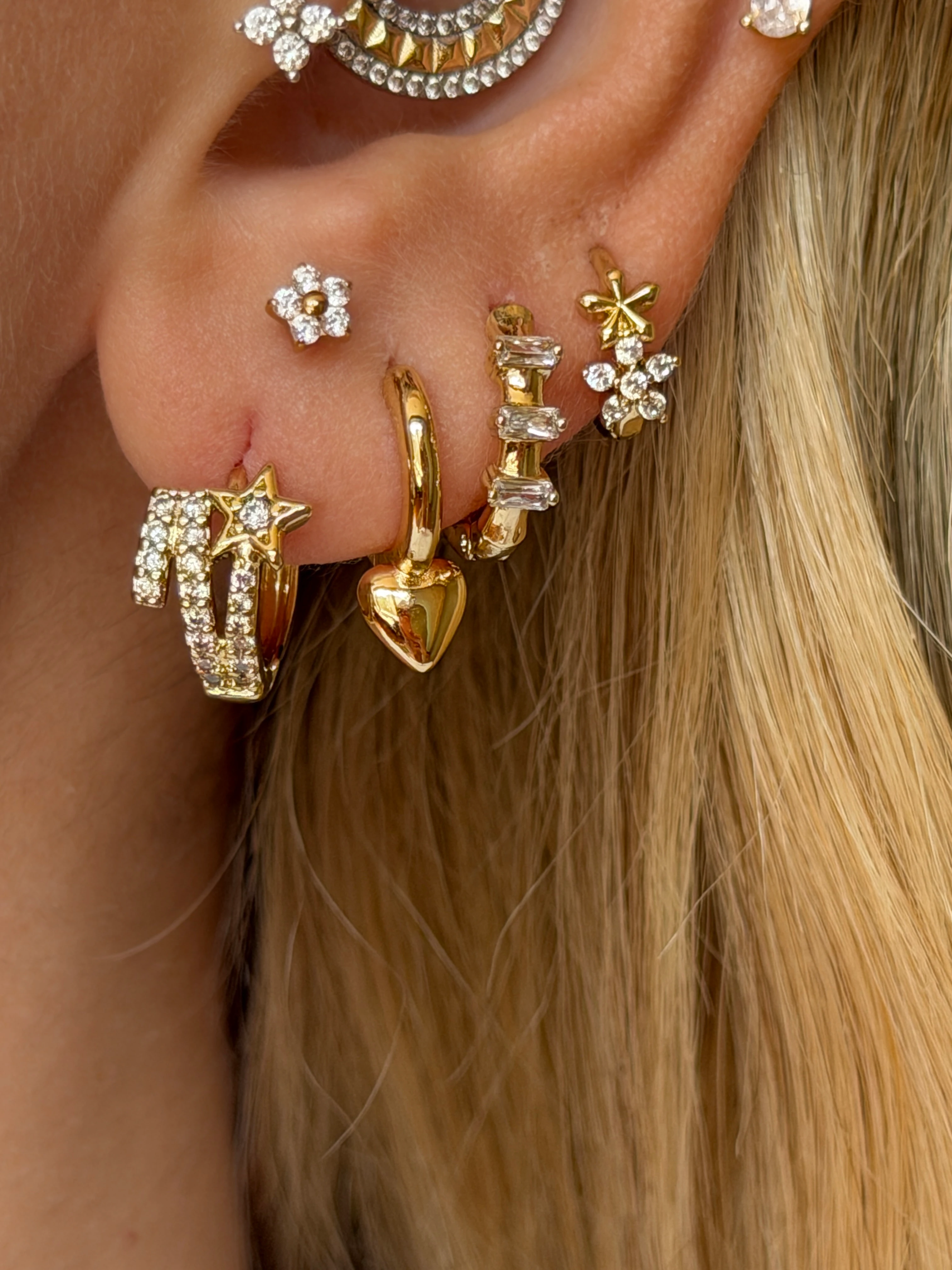 Gold Rengi Zikzak Model Yıldız Detaylı Kadın Xupıng Küpe