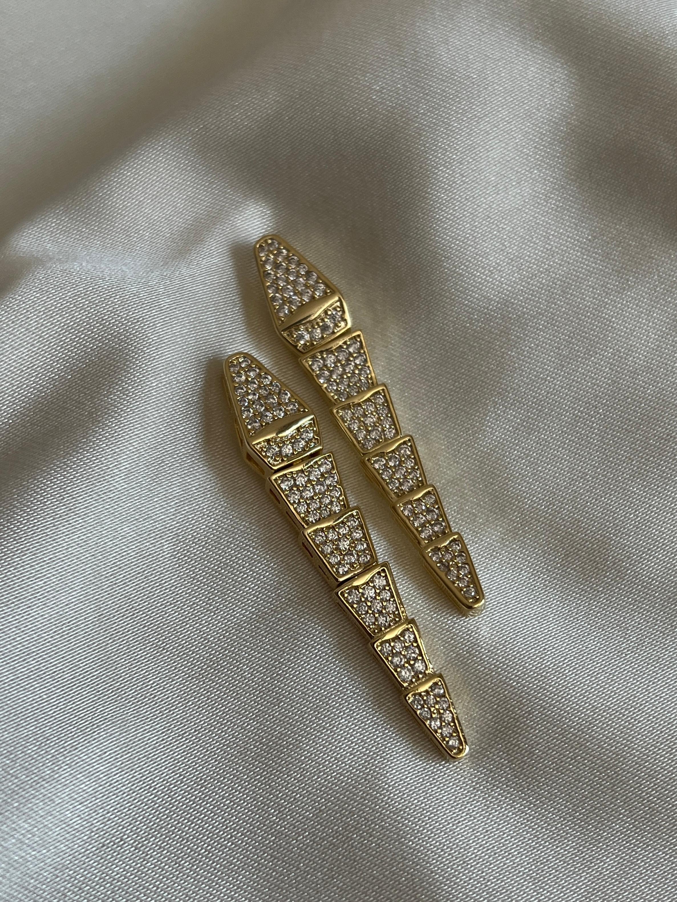 Gold Rengi Zirkon Taşlı Yılan Model Kadın Küpe