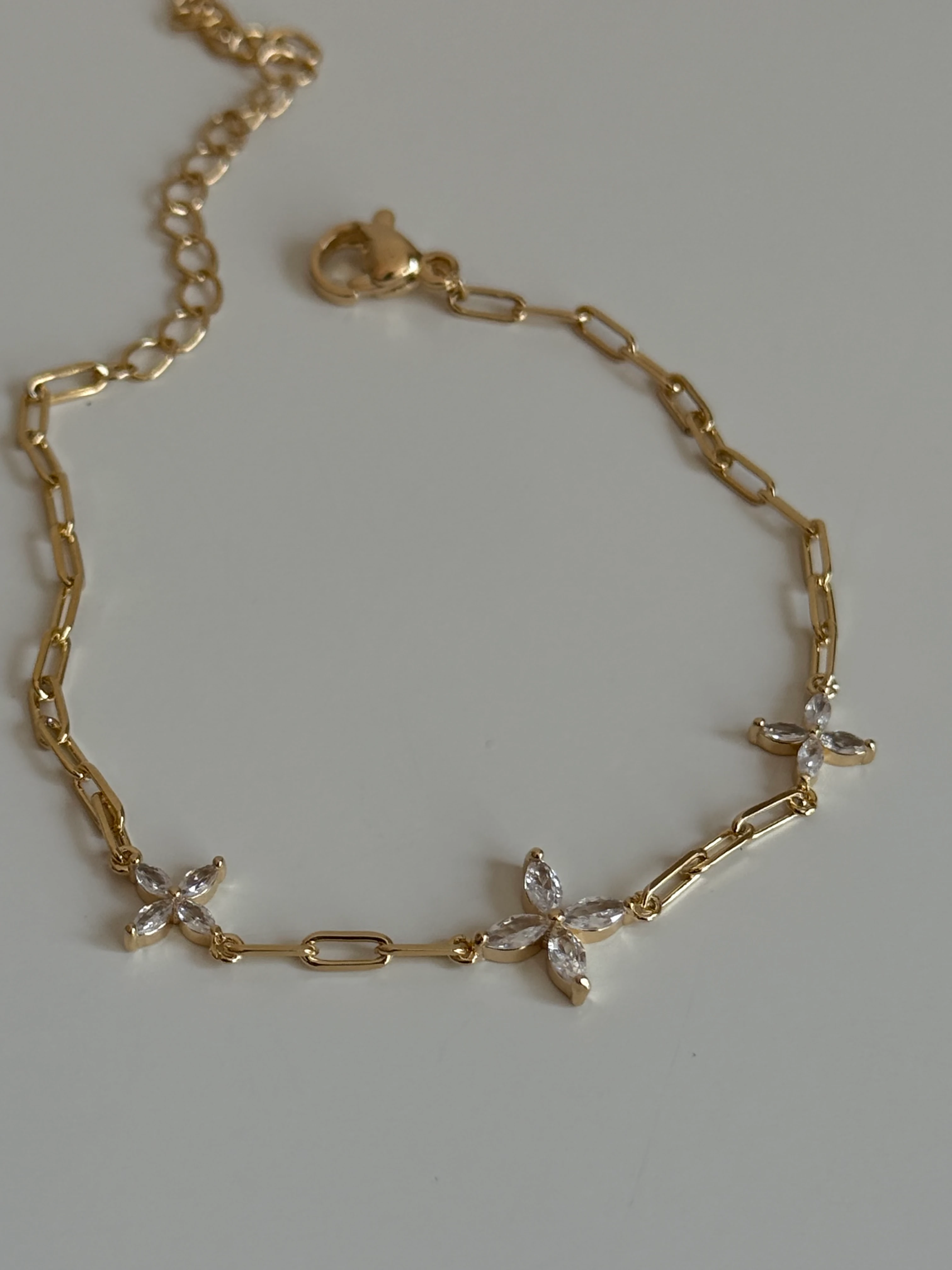 Gold Rengi Çiçekli Zincir Kadın Bileklik