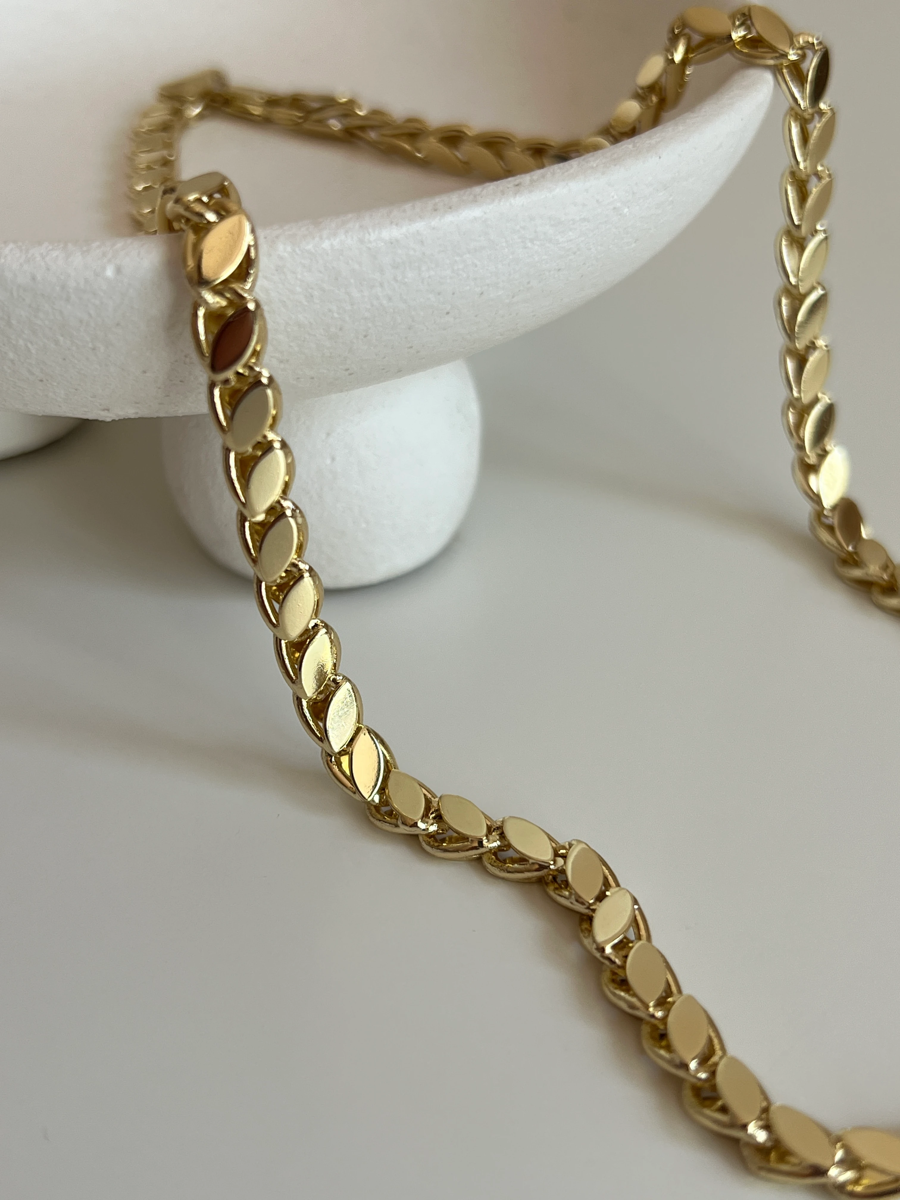 Gold Rengi Sıralı Badem Model Xupıng Kadın Kolye