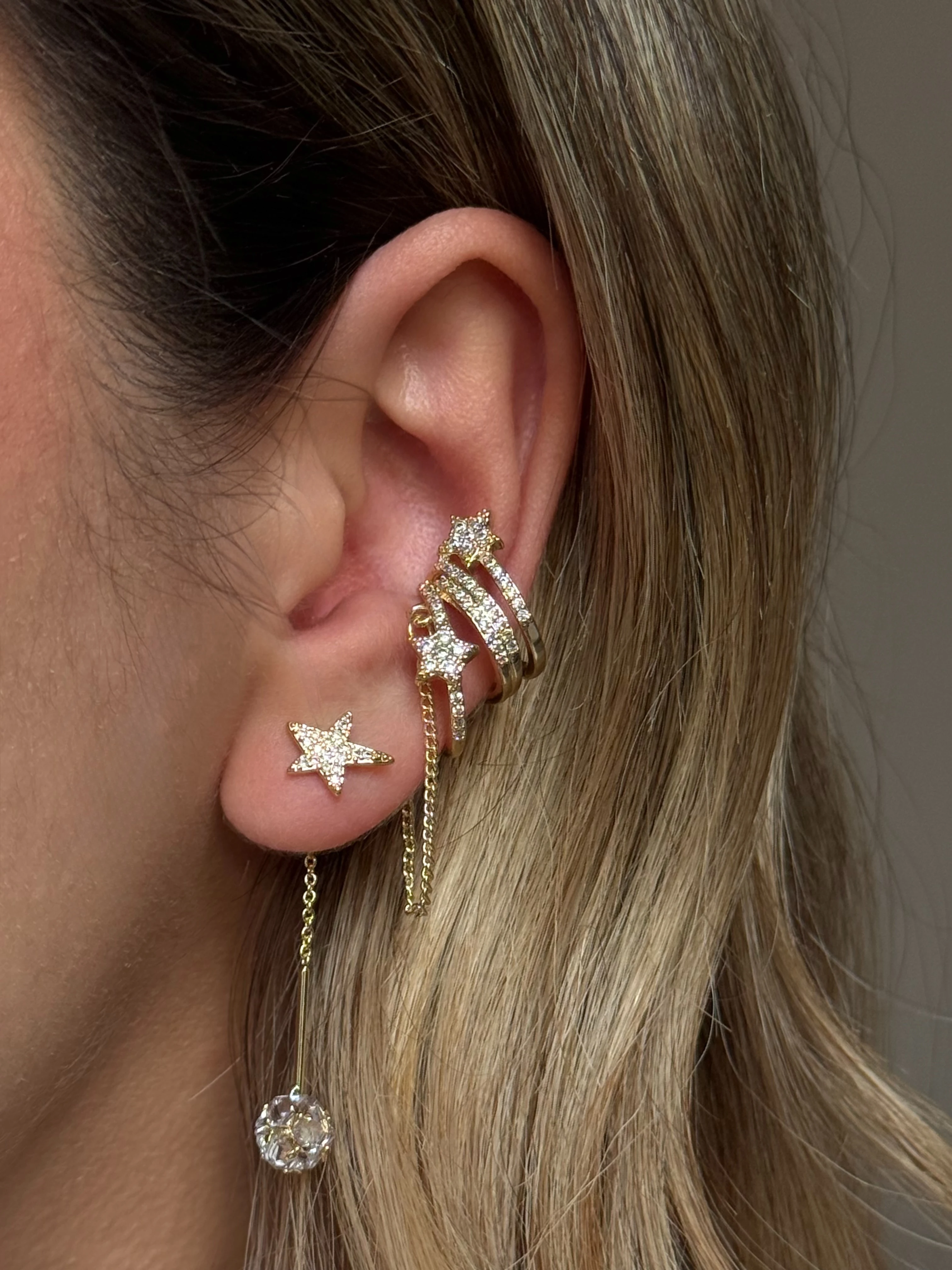 Gold Rengi Dört Sıra Yıldız Detaylı Kadın Kıkırdak Küpe