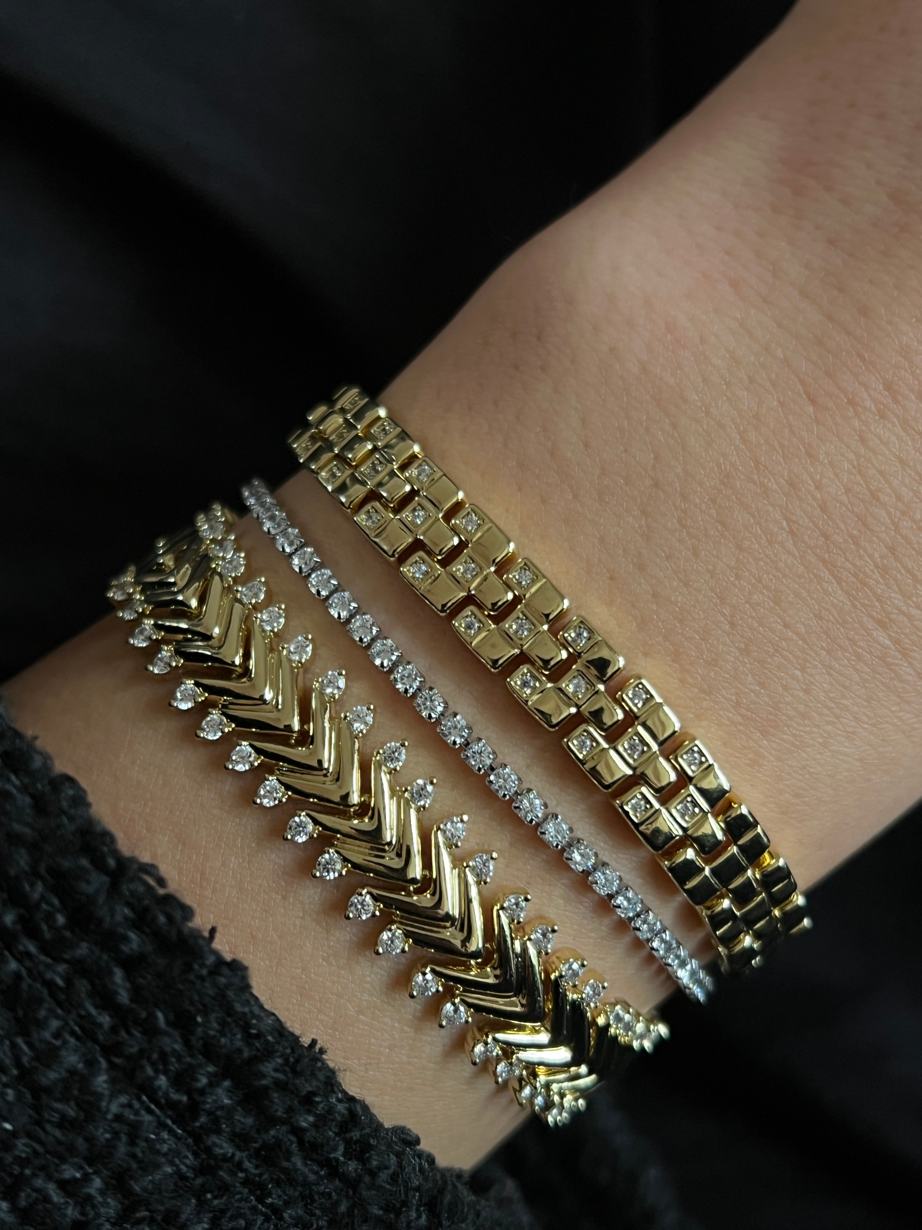 Gold Rengi Kare Taş Detaylı Hasır Model Xupıng Kadın Bileklik